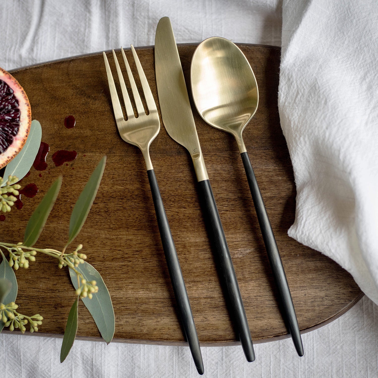 Black & Gold Flatware Set 20-Piece for 4 | Gaze Champagne Satin