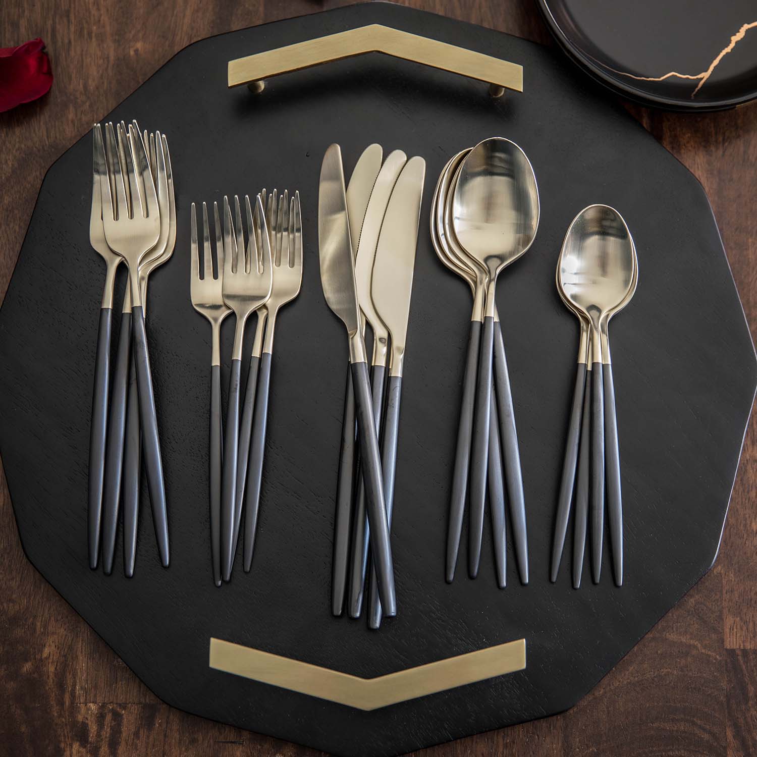 Black & Gold Flatware Set 20-Piece for 4 | Gaze Champagne Satin