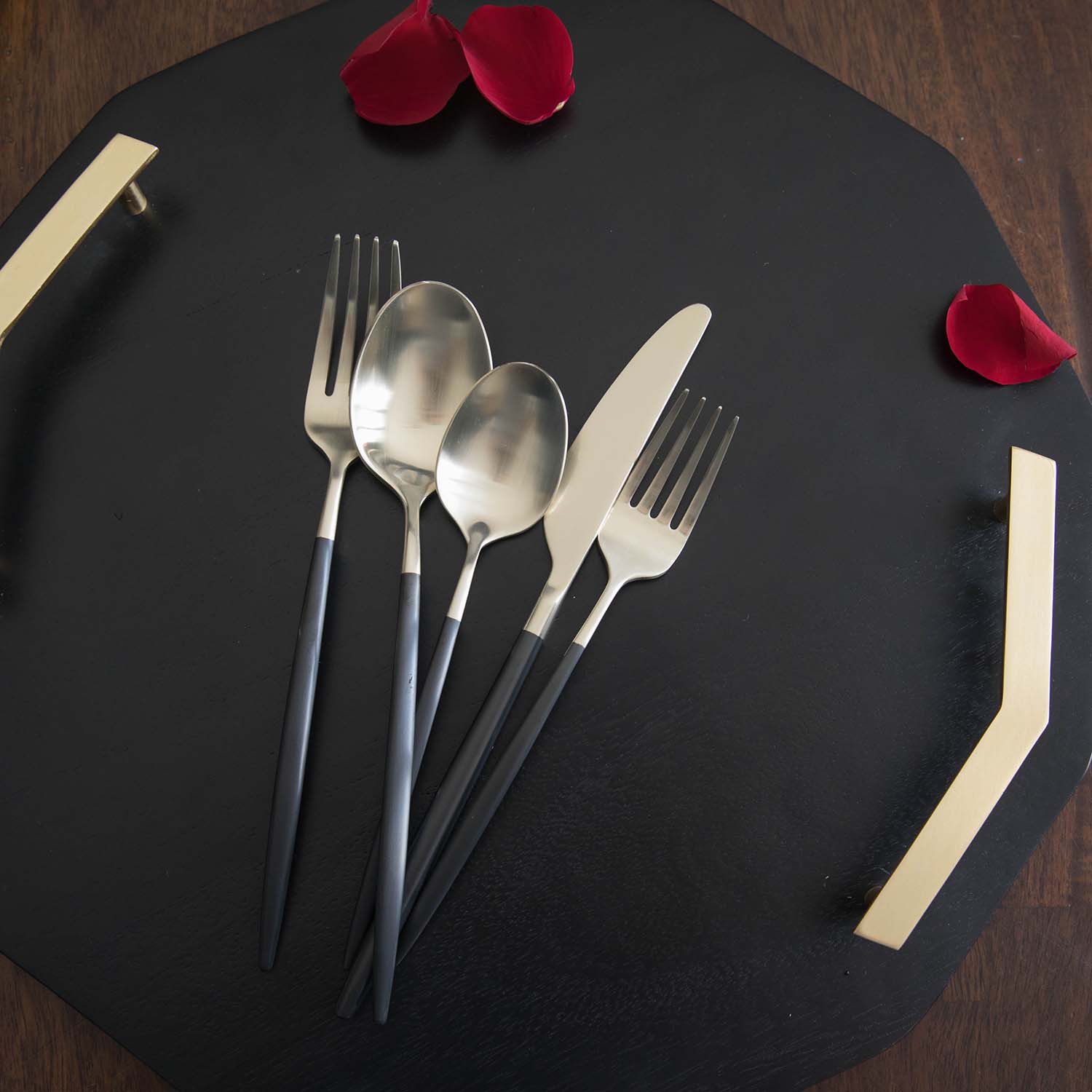 Black & Gold Flatware Set 20-Piece for 4 | Gaze Champagne Satin
