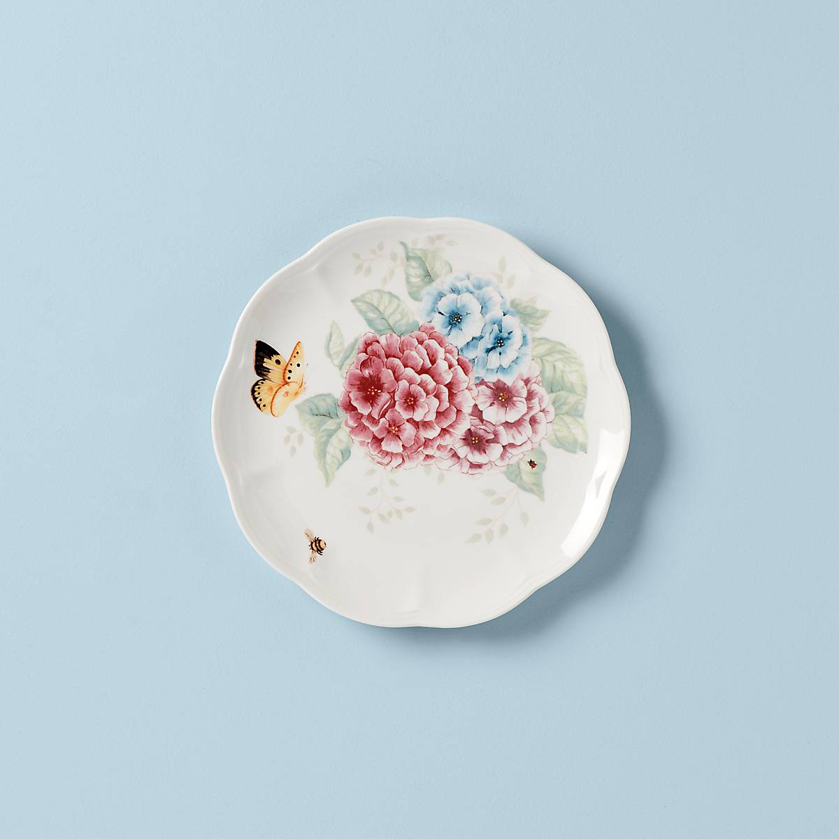 Hydrangea Accent Plate with Scalloped Edges | Butterfly Meadow