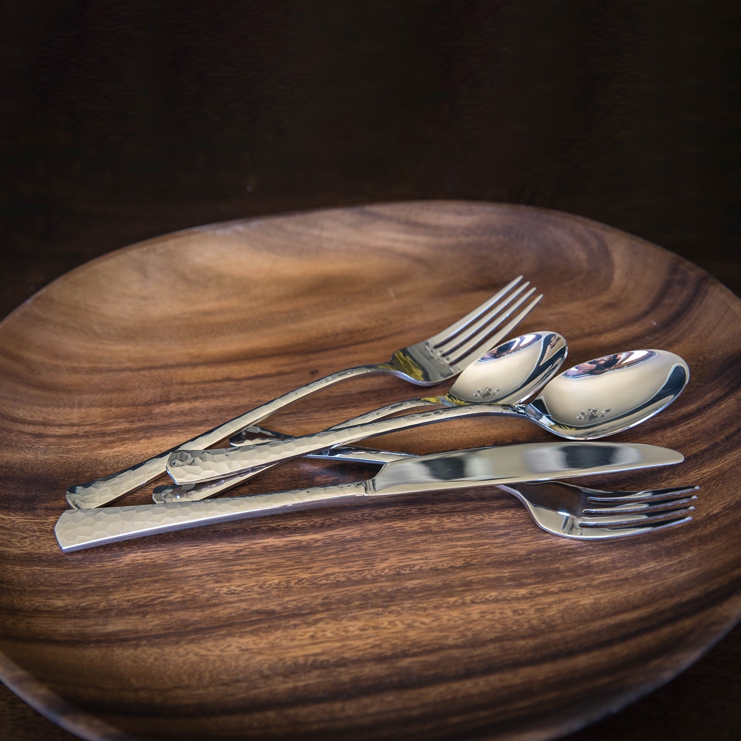 Hammered Flatware Set 20-Piece for 4 | Reagan Mirror