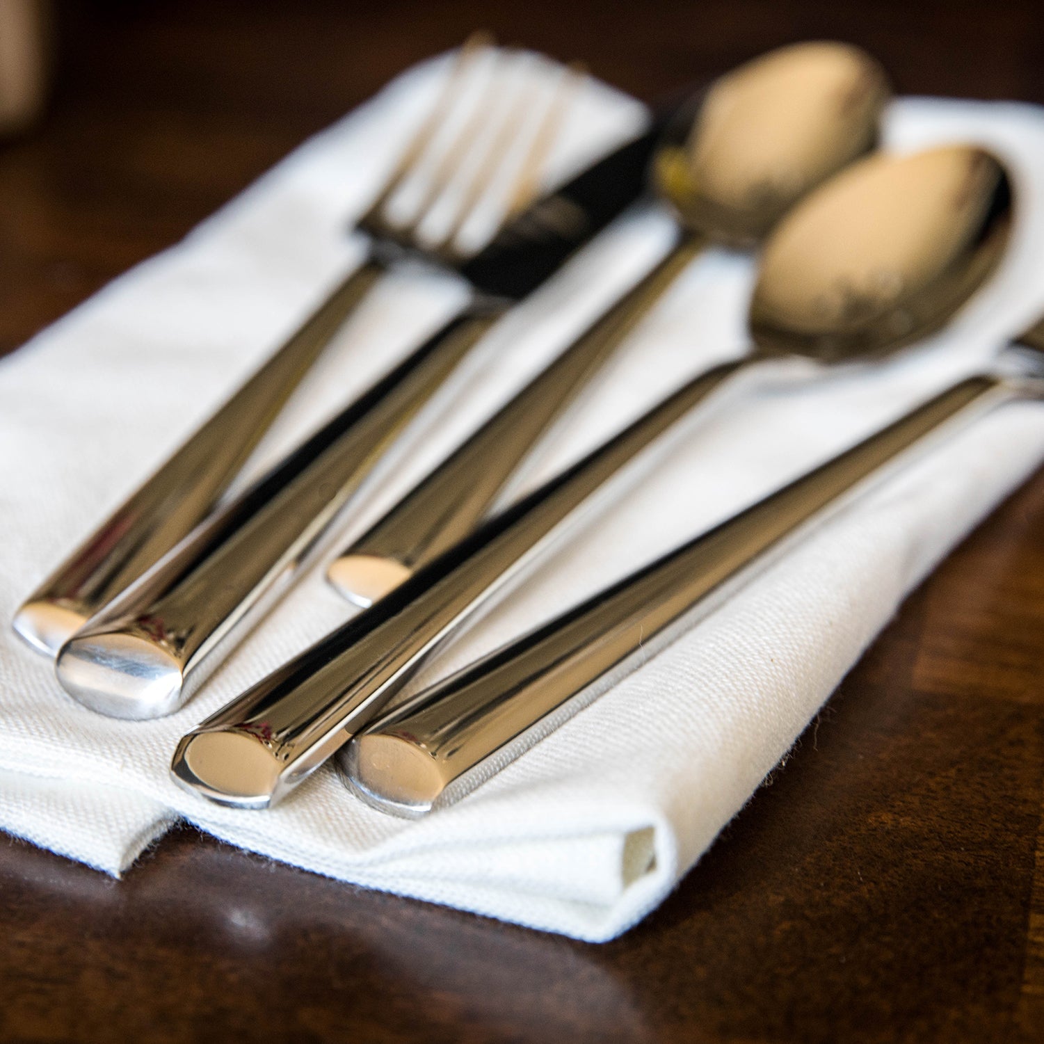 20-Piece Flatware Set with Mirror Finish | Gilda