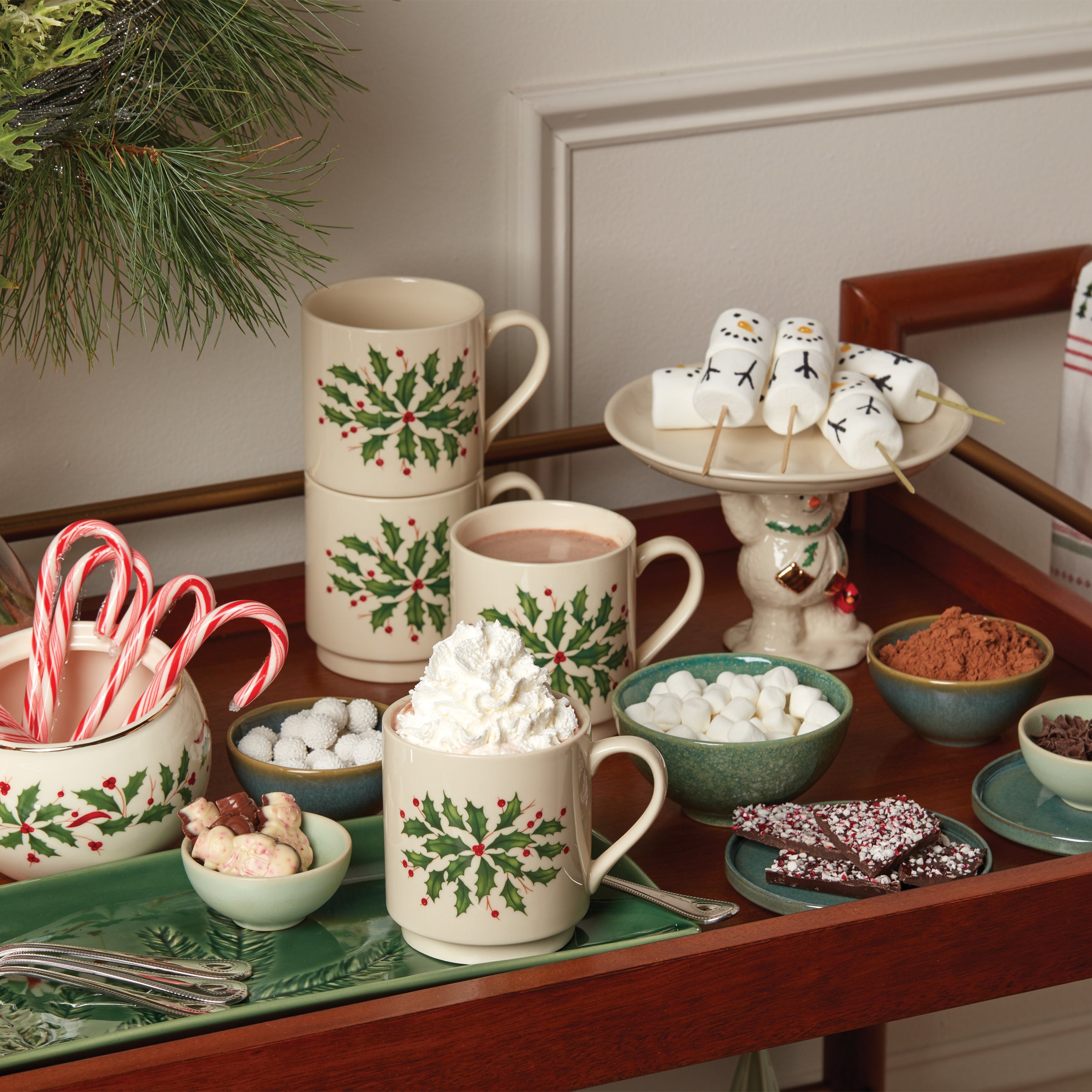 Stackable Holiday Mugs - Set of 4 Ceramic Cups with Holly Design