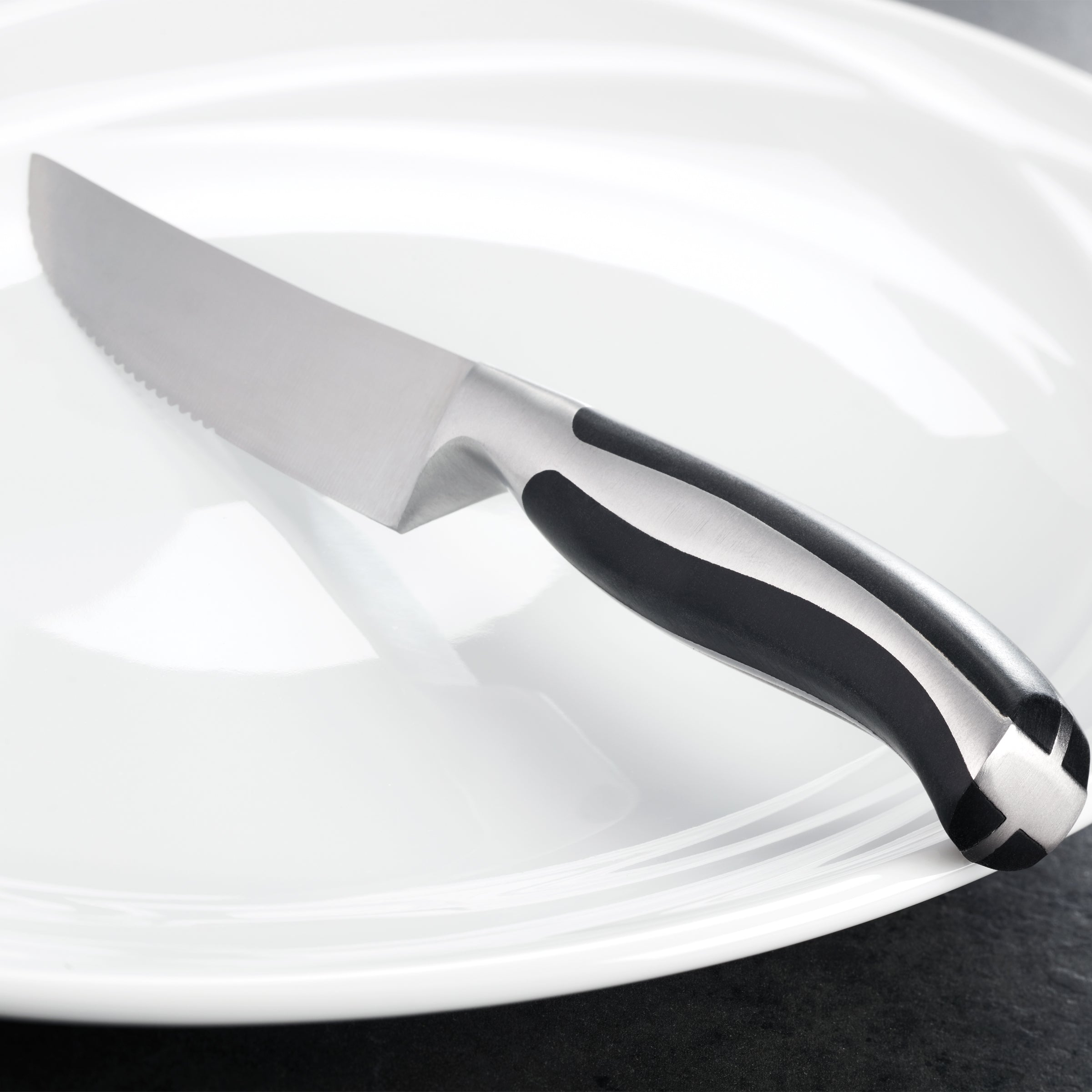 Steak Knives Set of 4 with Ergonomic Black Handles | Contour