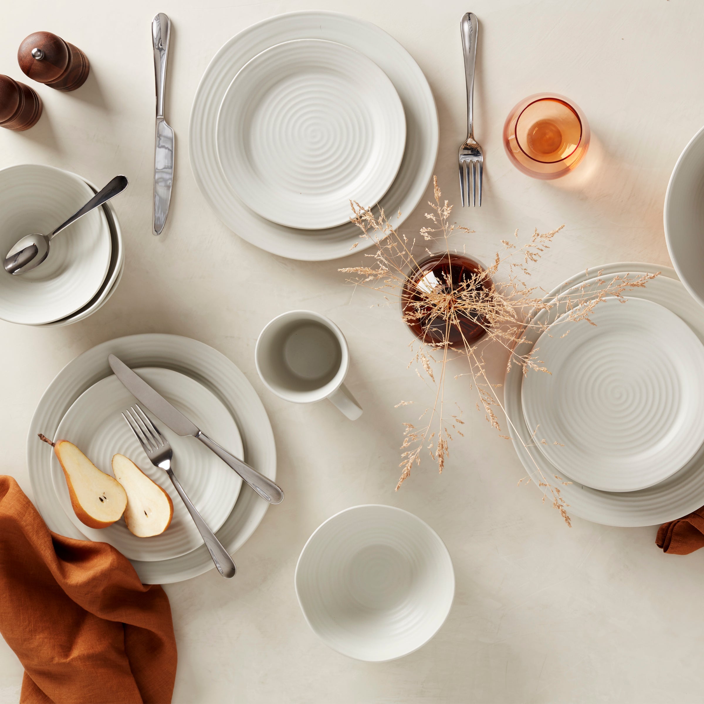 White Dinnerware Set with Ridged Design | Oneida 365 Collection
