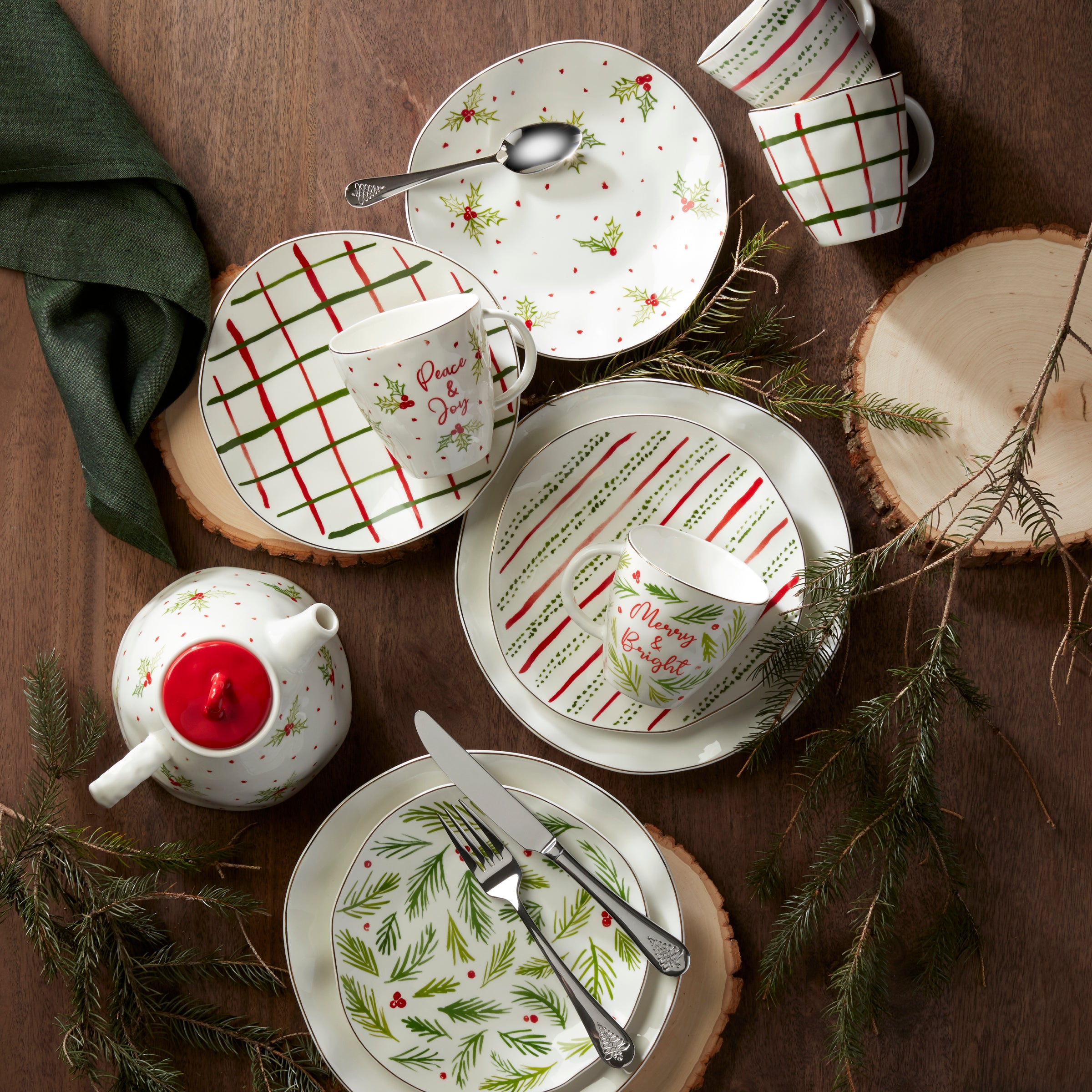 Porcelain Dessert Set with Holiday Motifs | Bayberry 12-Piece