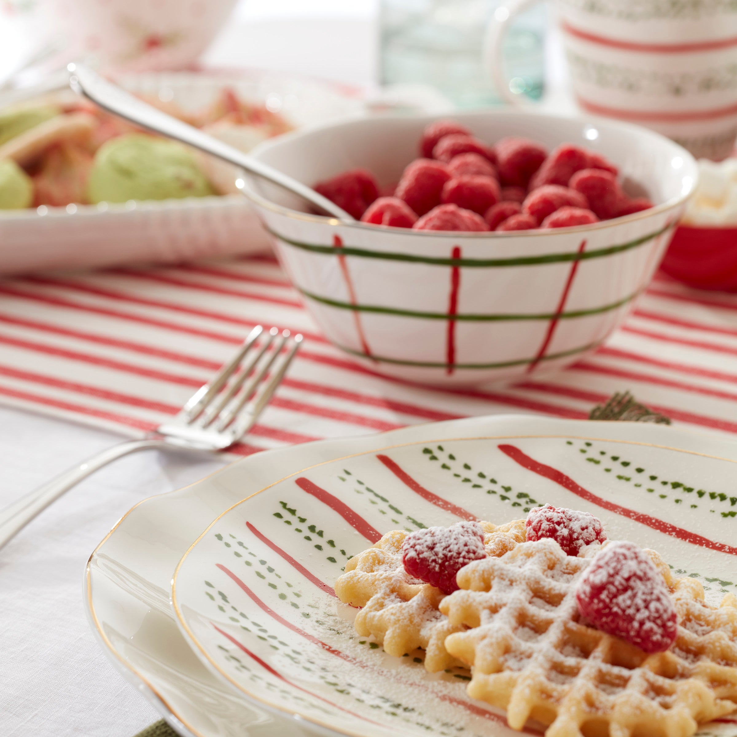 Porcelain Dessert Set with Holiday Motifs | Bayberry 12-Piece