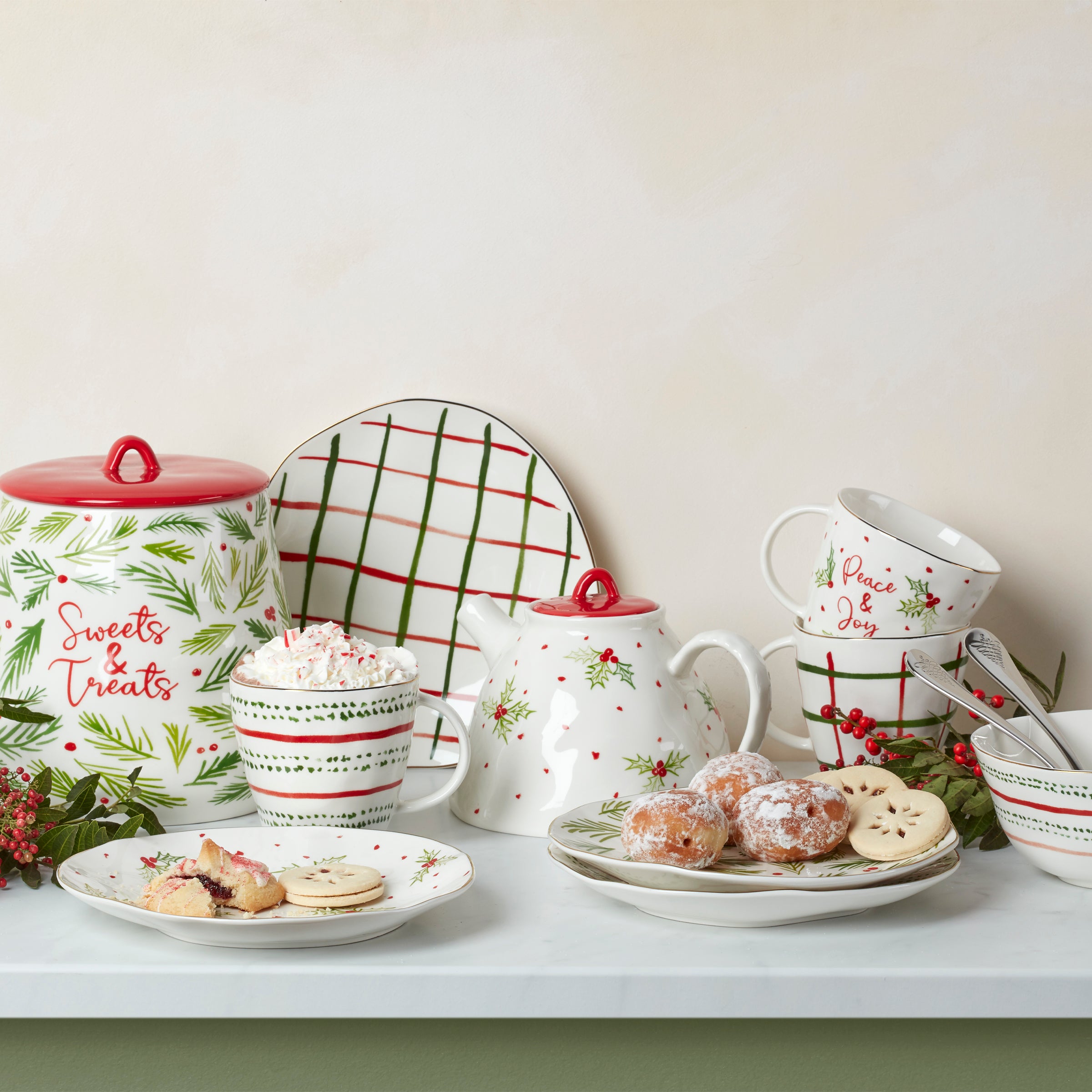 Porcelain Dessert Set with Holiday Motifs | Bayberry 12-Piece
