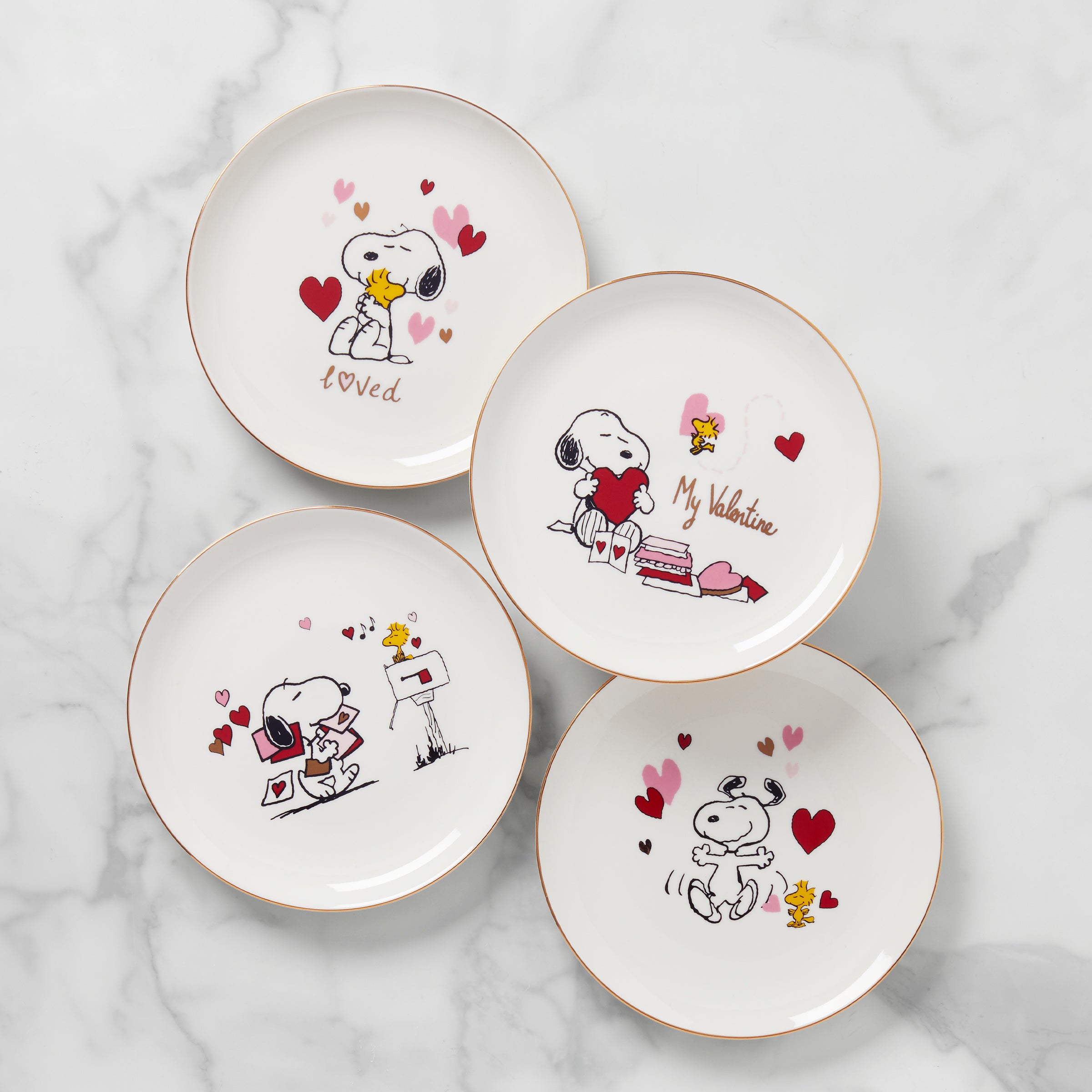 Valentine's Day Snoopy Plates Set of 4 with Gold Trim | Peanuts