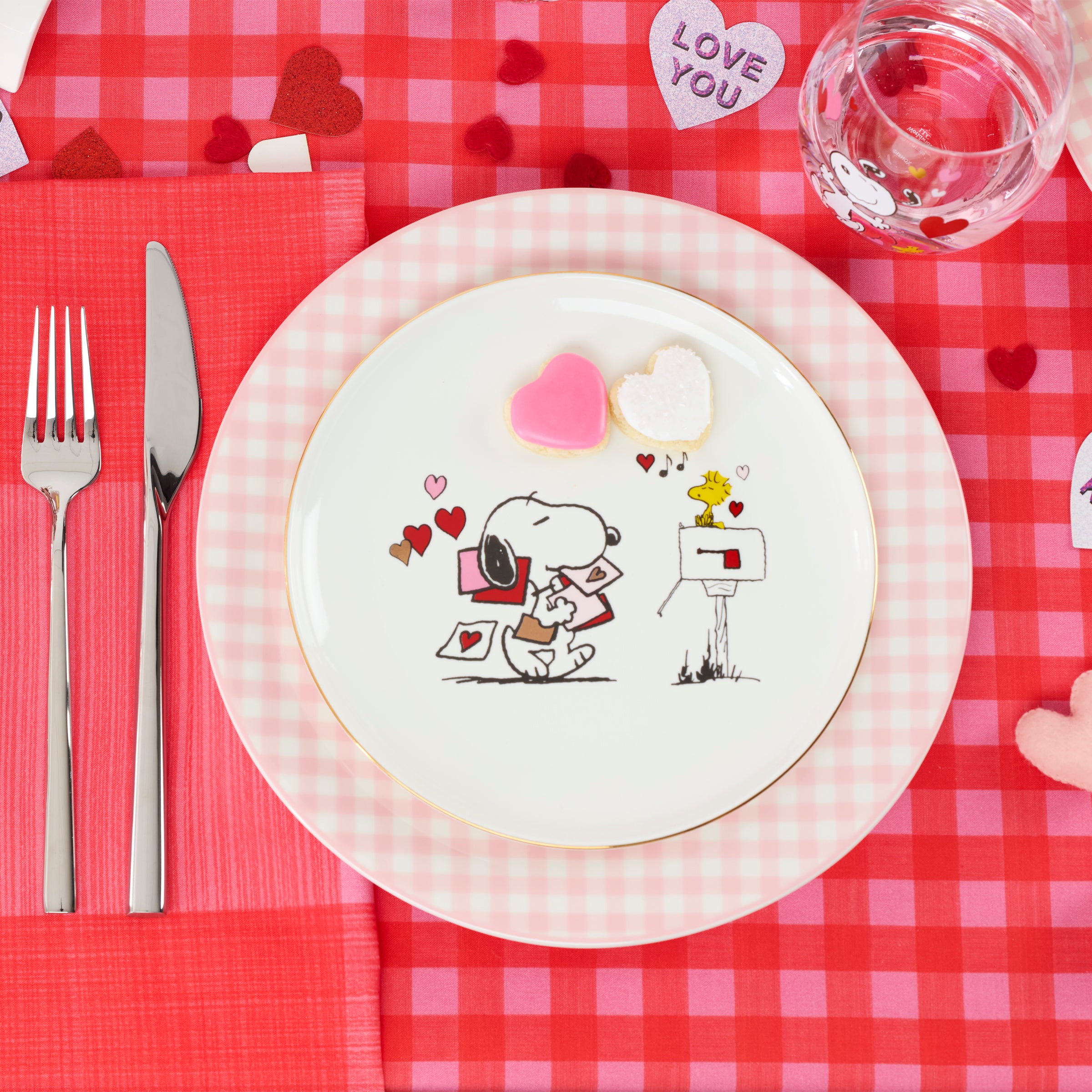 Valentine's Day Snoopy Plates Set of 4 with Gold Trim | Peanuts