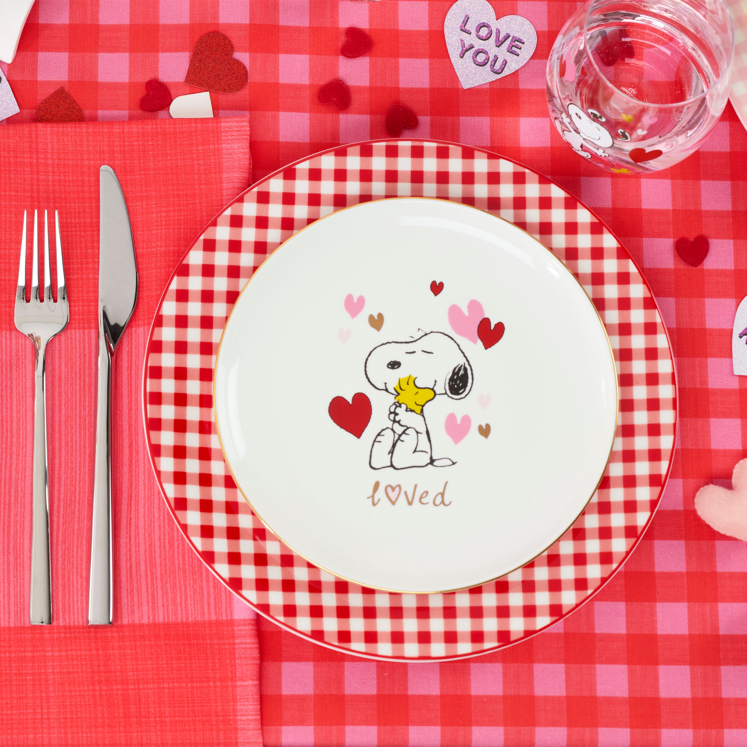 Valentine's Day Snoopy Plates Set of 4 with Gold Trim | Peanuts