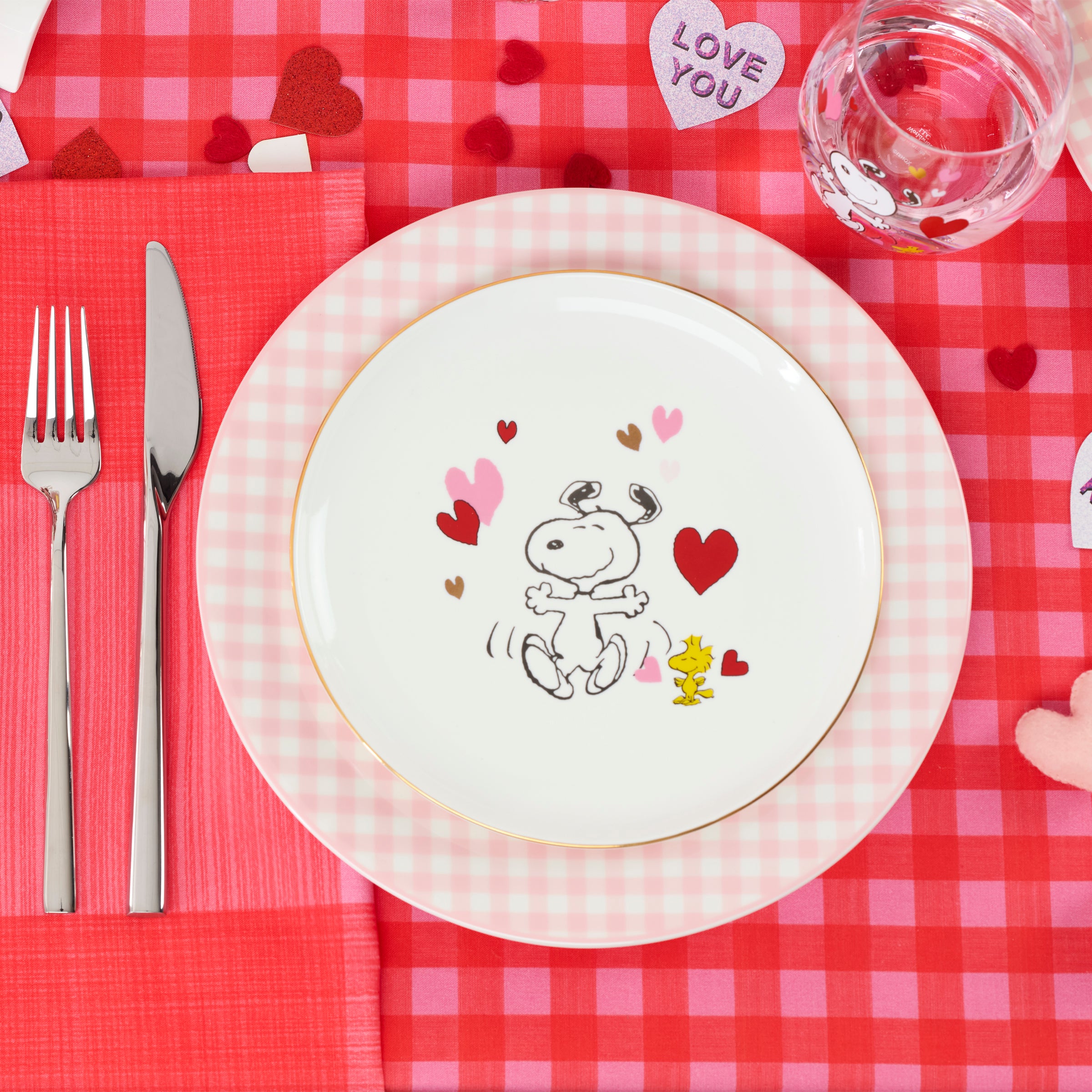 Valentine's Day Snoopy Plates Set of 4 with Gold Trim | Peanuts