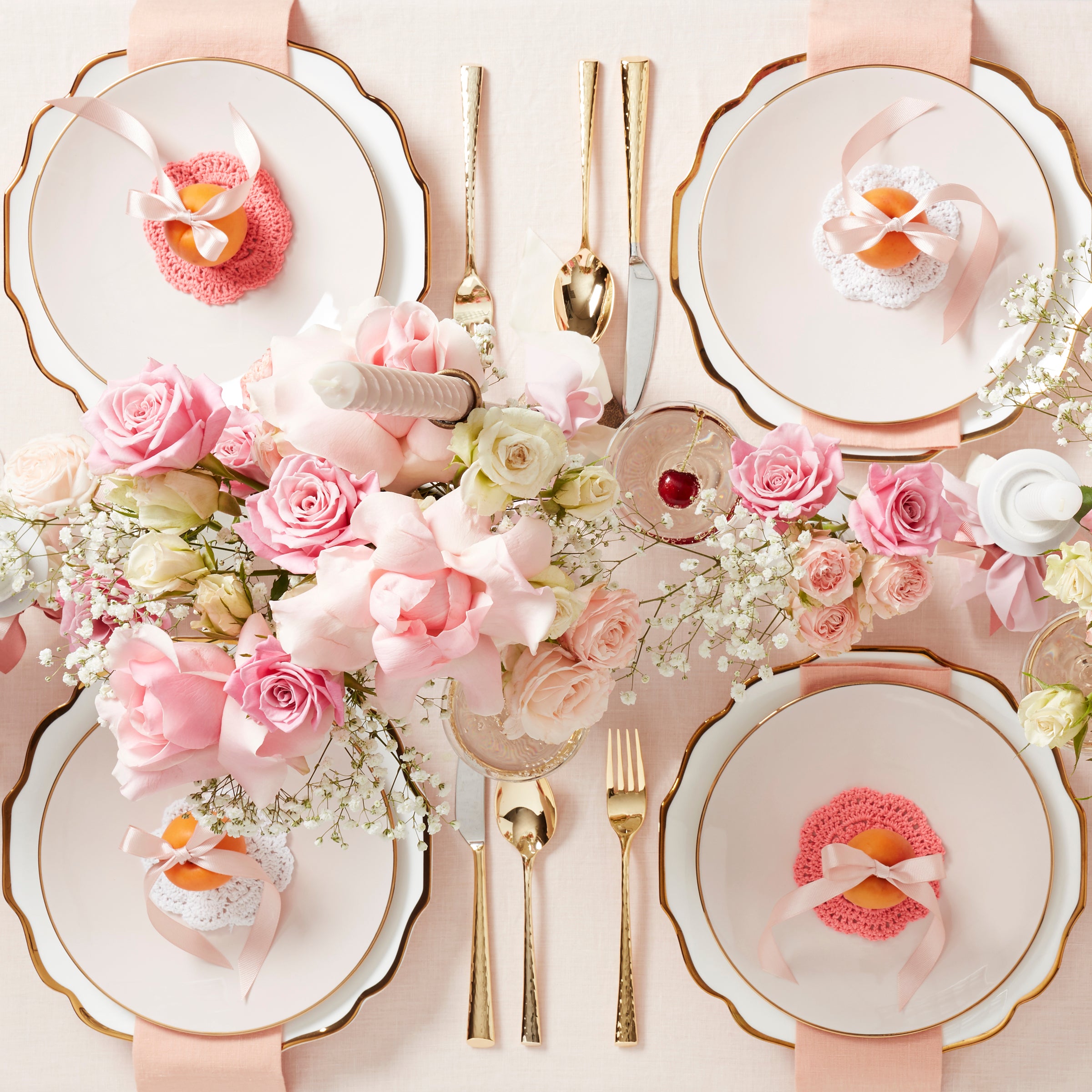 Microwave-Safe Porcelain Dinner Plate with Gold Trim | Contempo Luxe