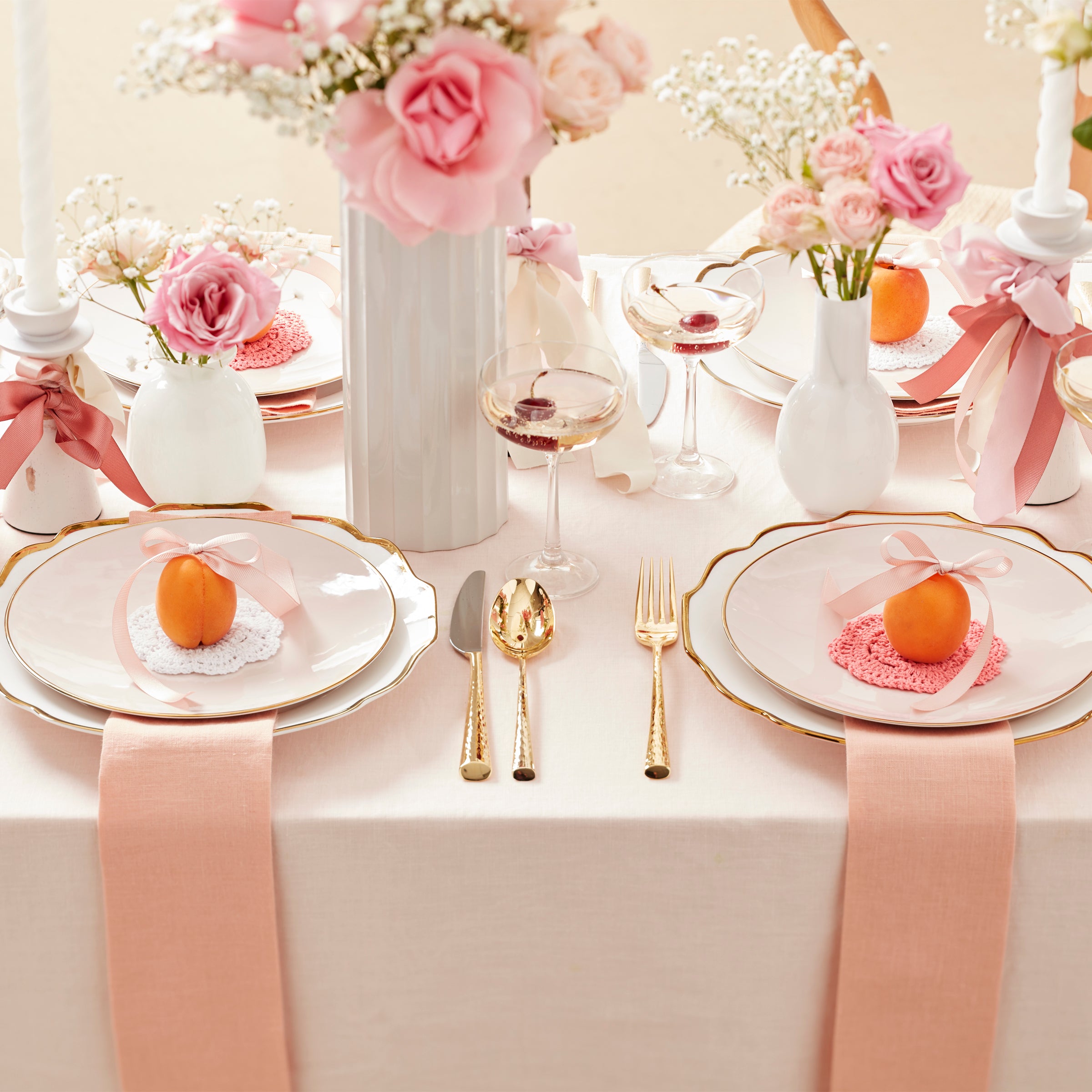 Microwave-Safe Porcelain Dinner Plate with Gold Trim | Contempo Luxe
