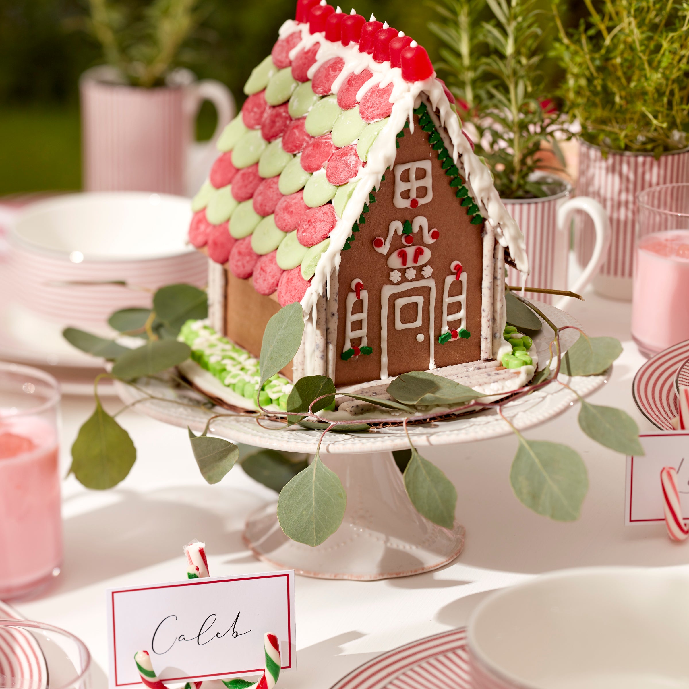 White Ceramic Pedestal Cake Plate with Scalloped Edge | French Perle