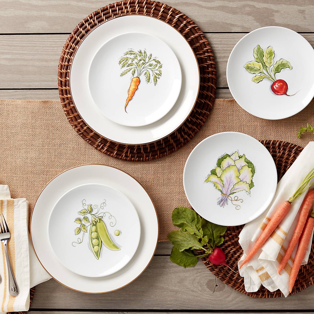 White Ceramic Dinner Plate with Gold Accents | Trianna