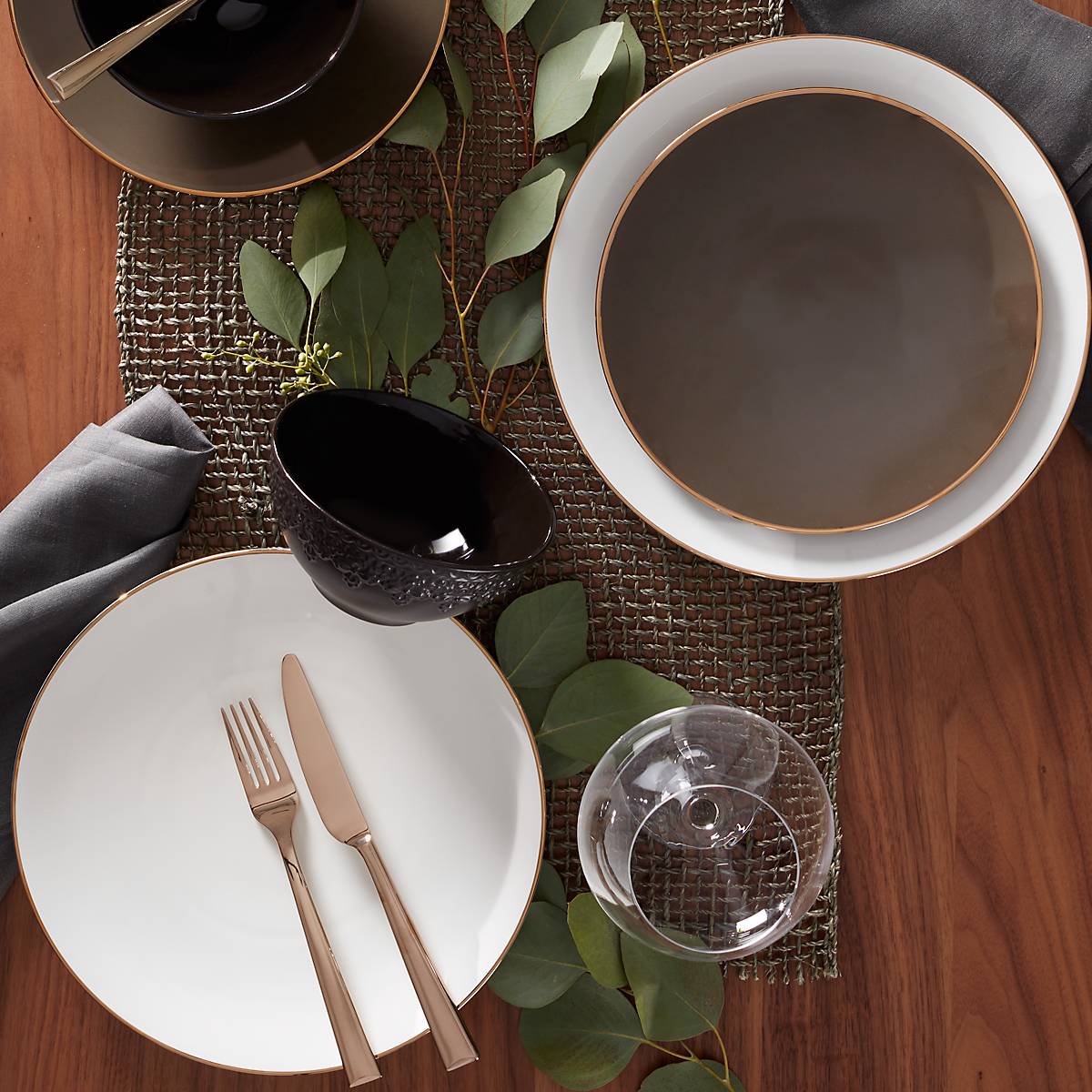 White Ceramic Dinner Plate with Gold Accents | Trianna