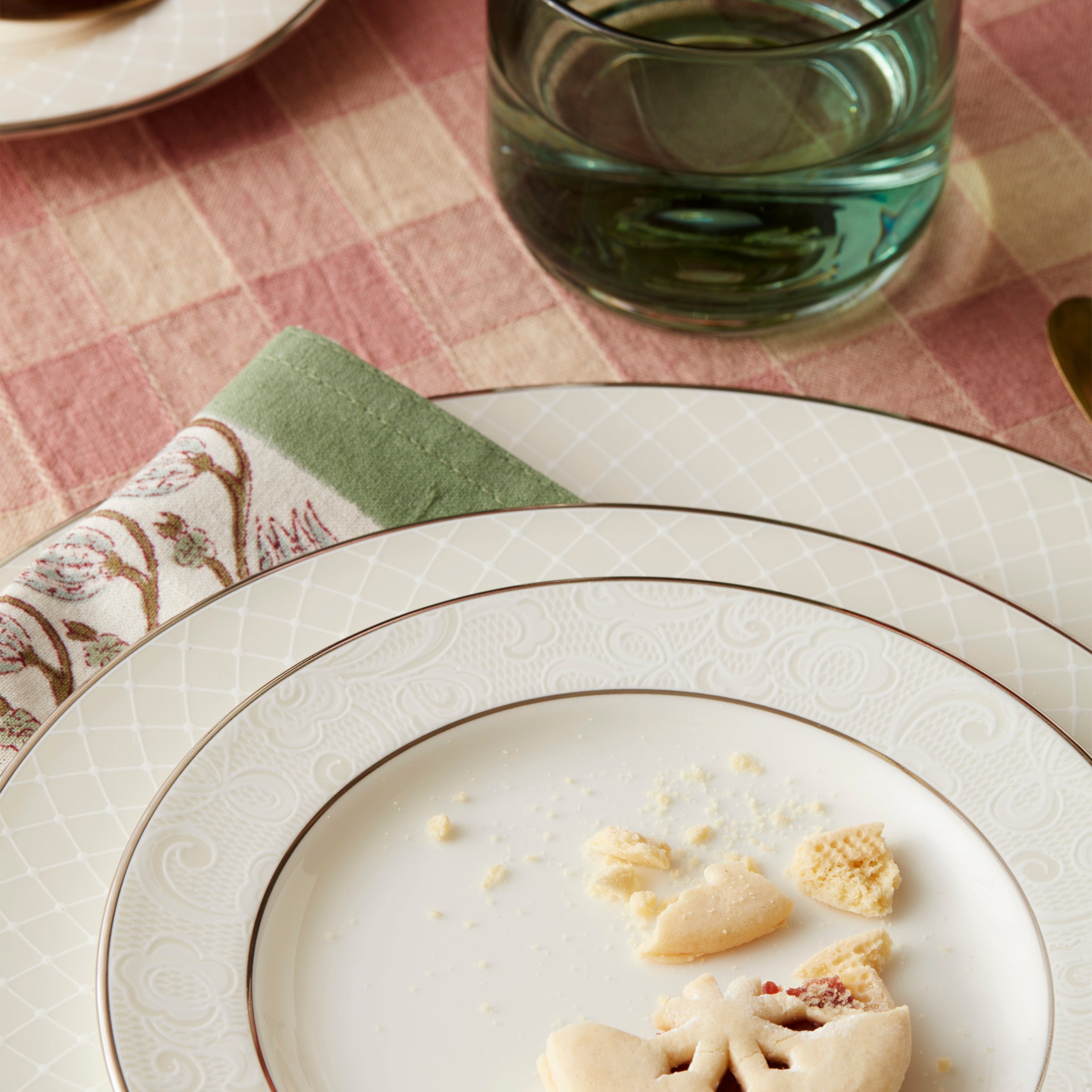 Platinum-Accented Bone China Dinner Plate | Venetian Lace