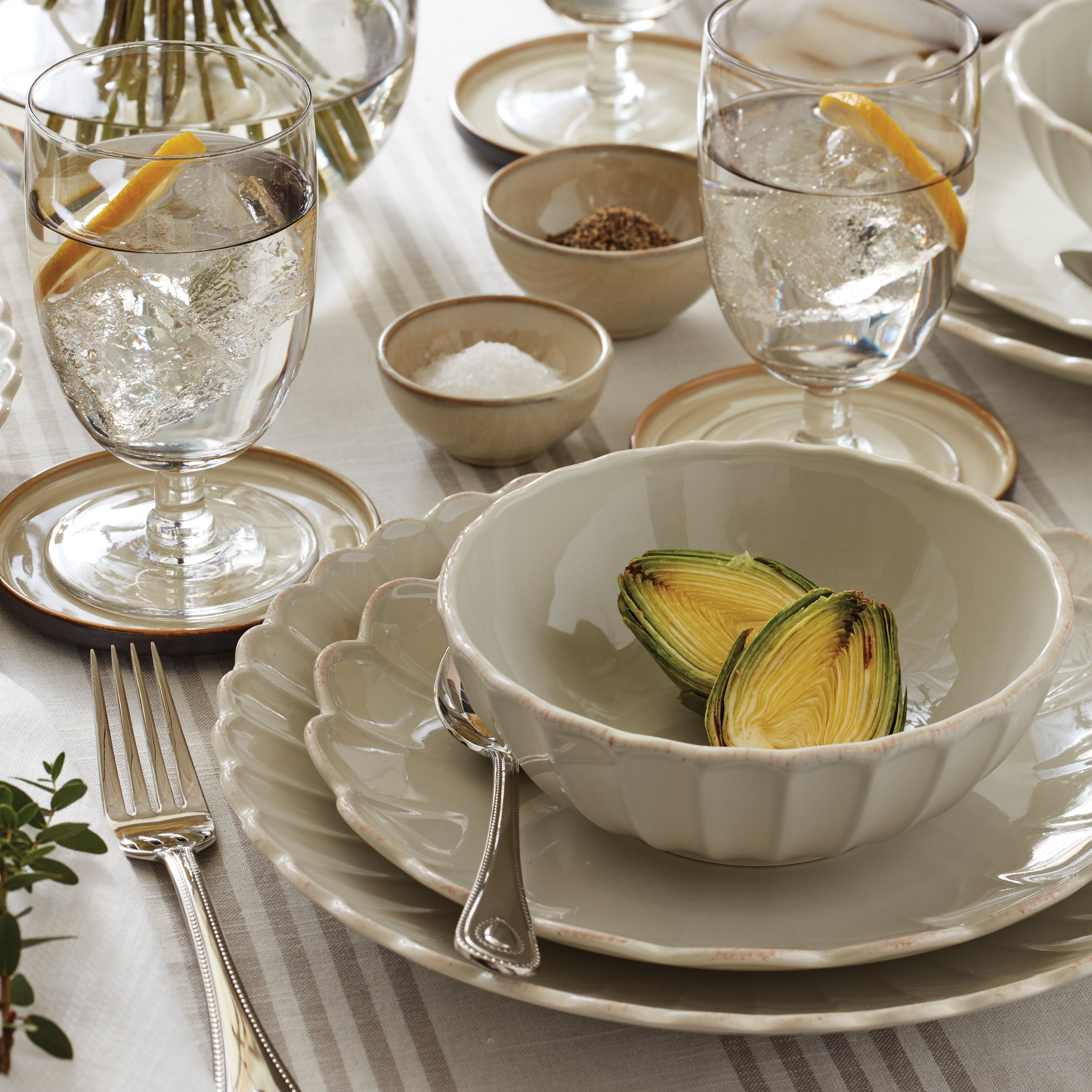 Scallop Edge Dinner Plates Set of 4 - French Perle