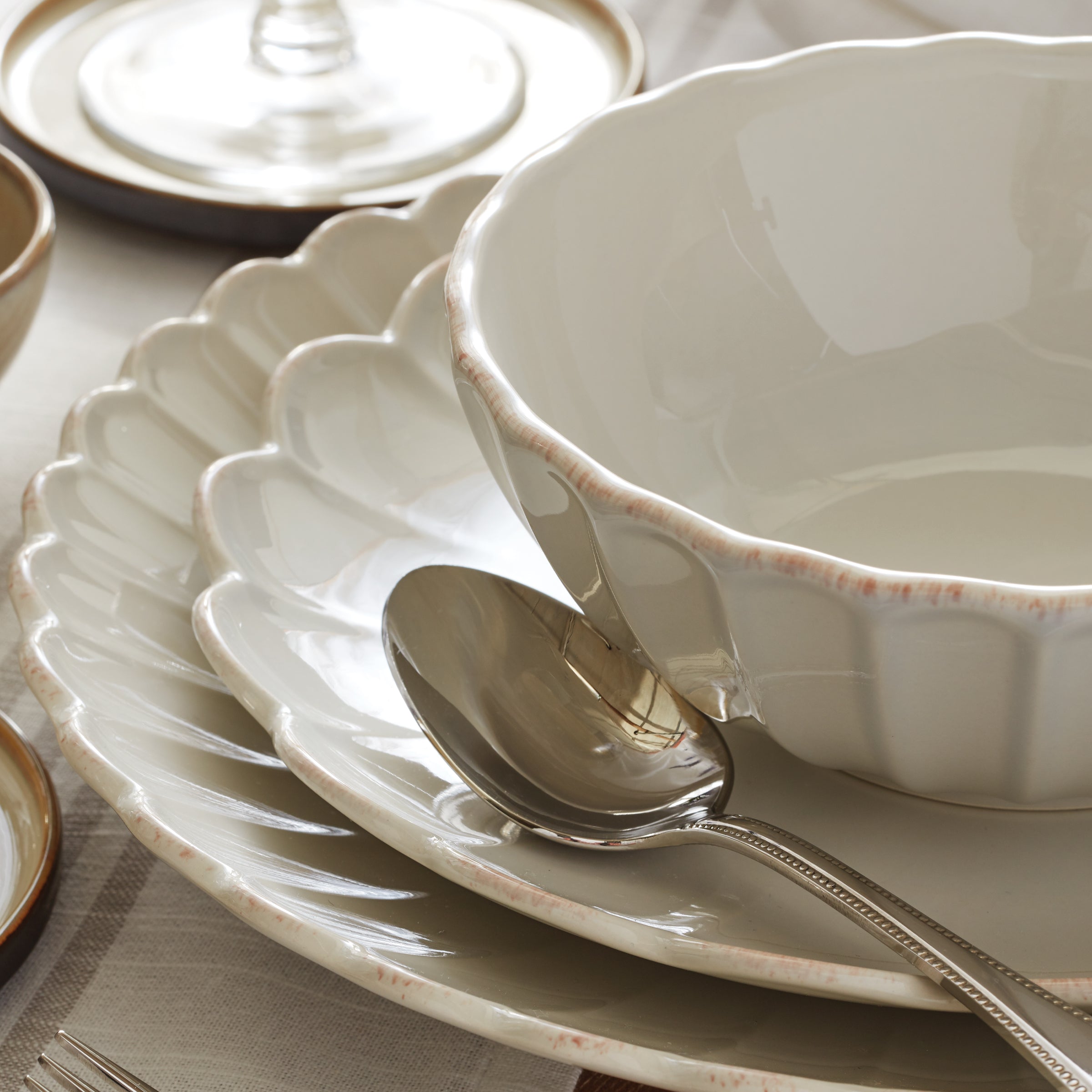 Scallop Edge Dinner Plates Set of 4 - French Perle