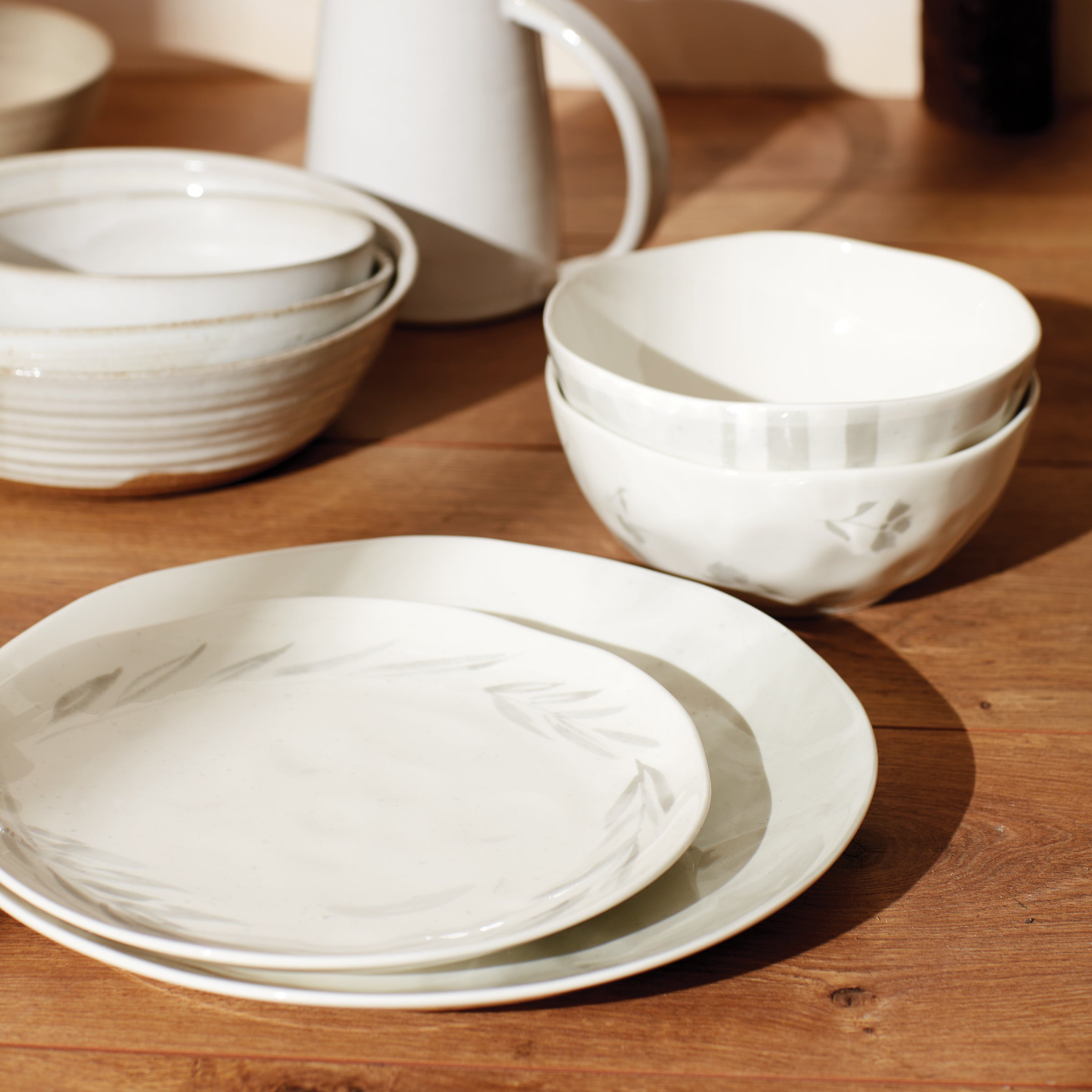 Porcelain Dinner Plates Set of 4 with Watercolor Design | Oyster Bay