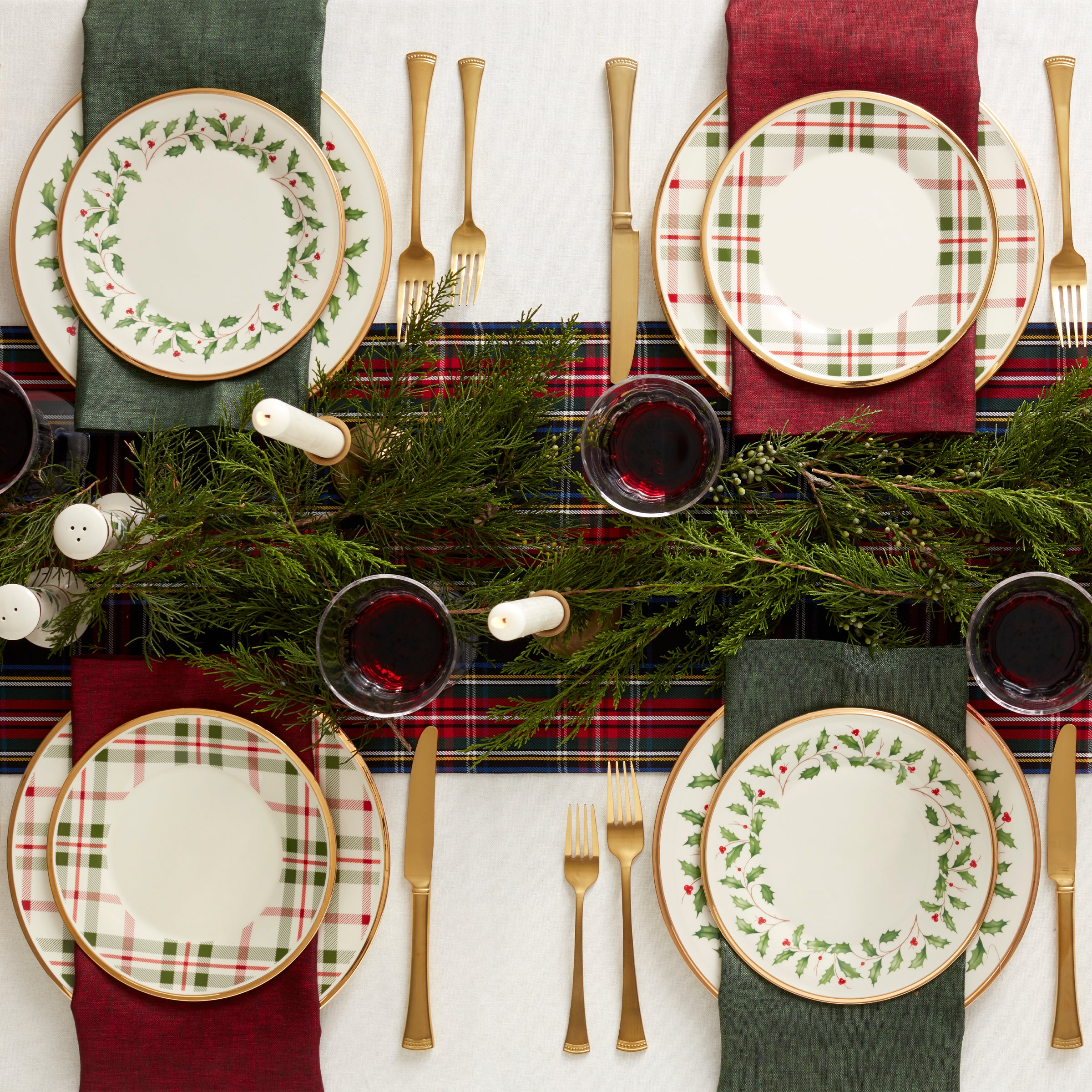Holiday Plaid Dinner Plates Set of 4 with Gold Holly Motifs | Festive Tartan Design