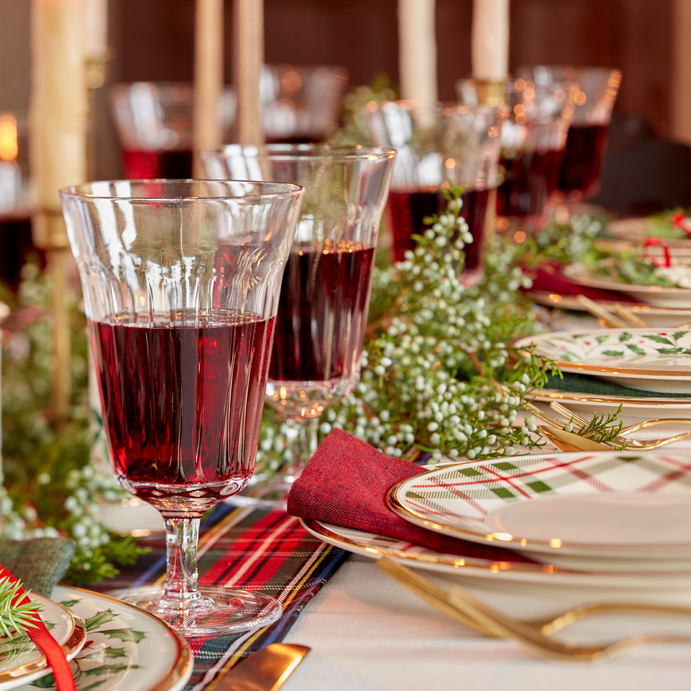 Holiday Plaid Dinner Plates Set of 4 with Gold Holly Motifs | Festive Tartan Design