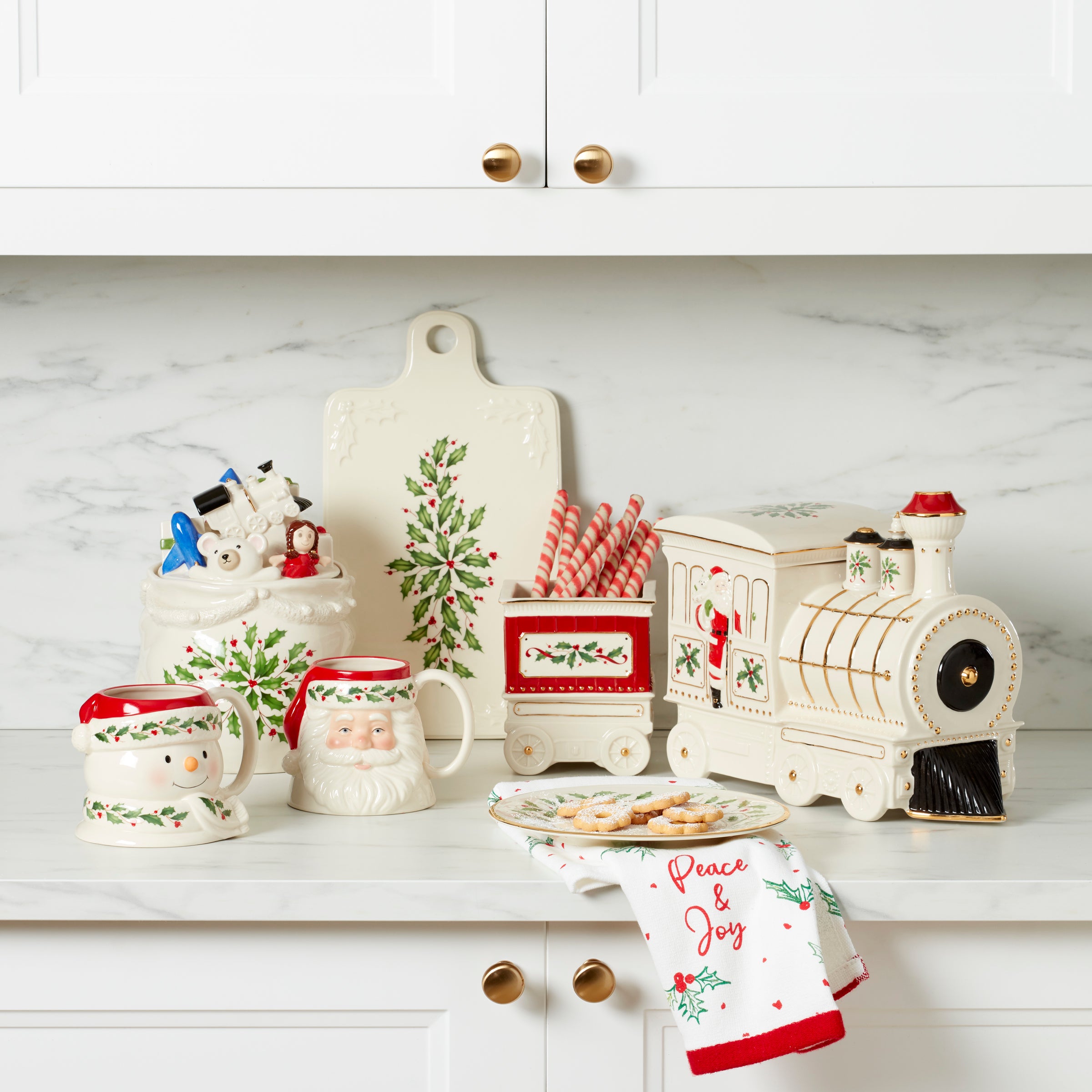 Holiday Train Serving Set with Salt & Pepper Shakers | Christmas Table Centerpiece