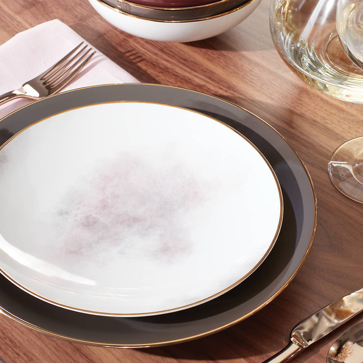 Salad Plate with Gold Accent & Microwave-Safe | Trianna Salaria