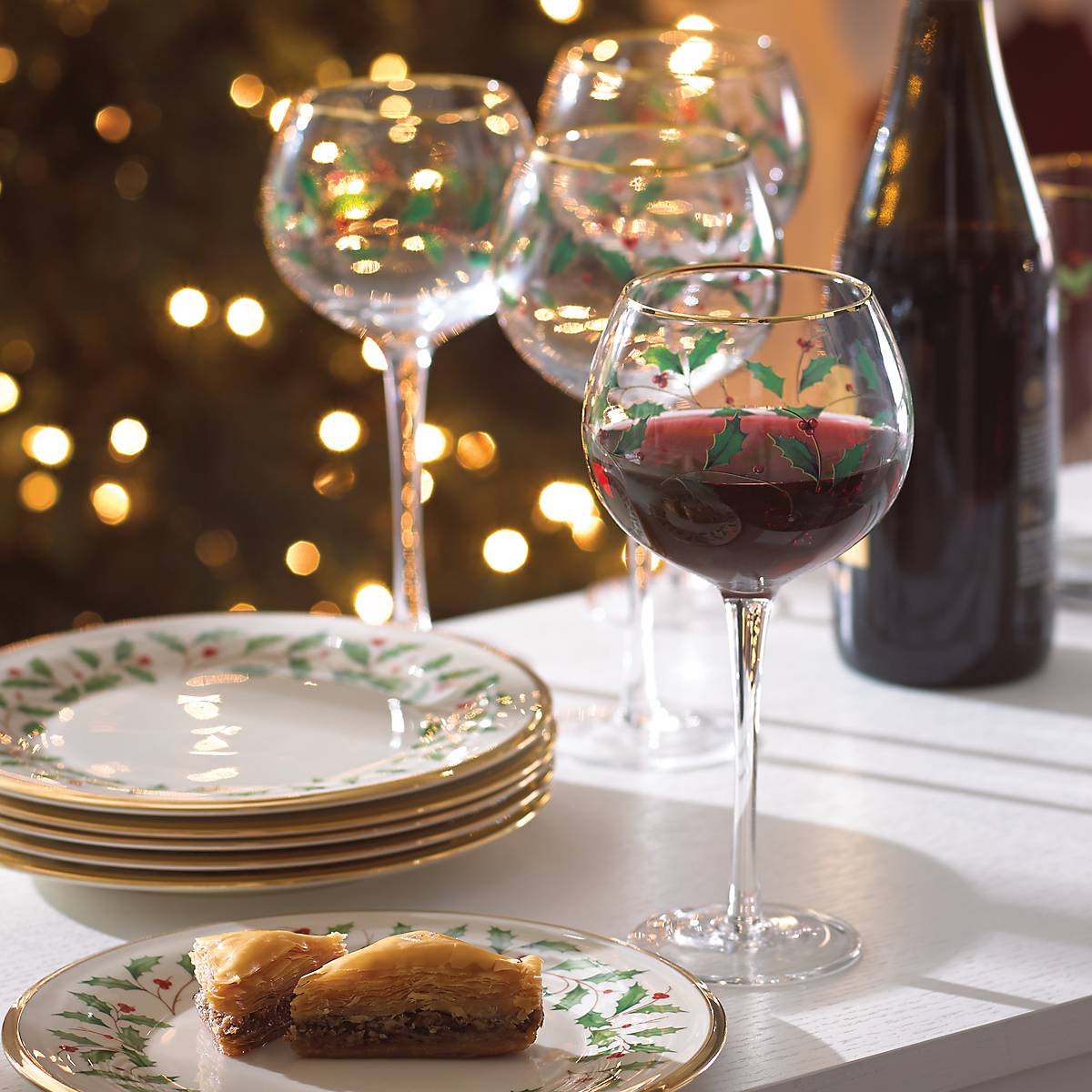 Gold-Accented Holiday Wine Glasses Set of 4 | Christmas Dinner