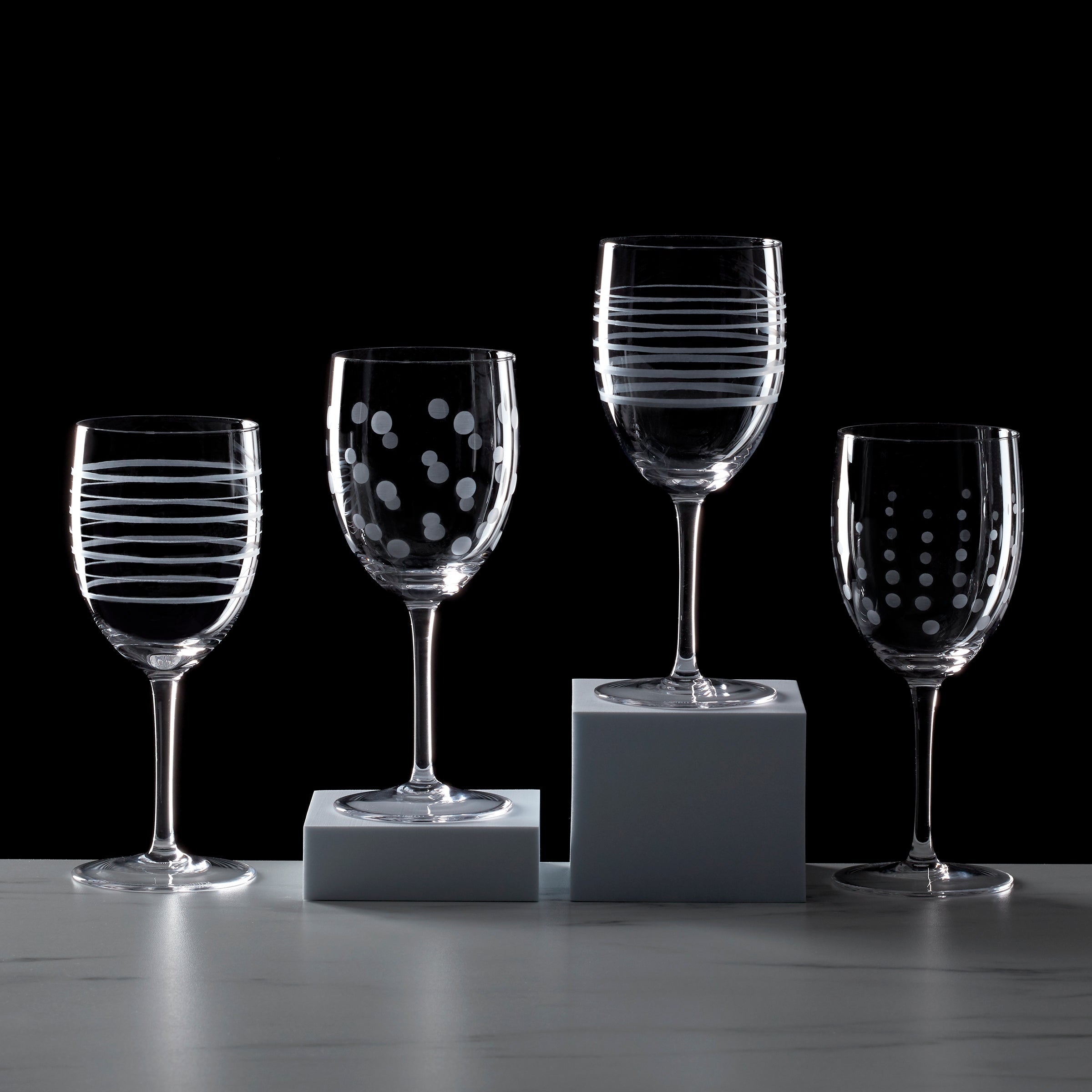Elegant Wine Glasses Set of 4 with Etched Design | Mingle