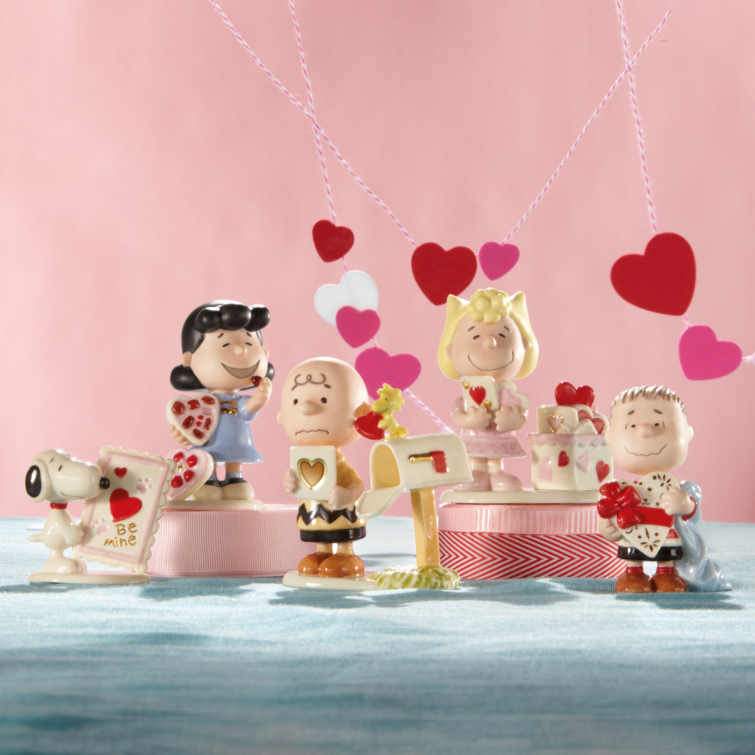 Valentine's Day Peanuts Figurine Set | Hand-Painted Ivory China