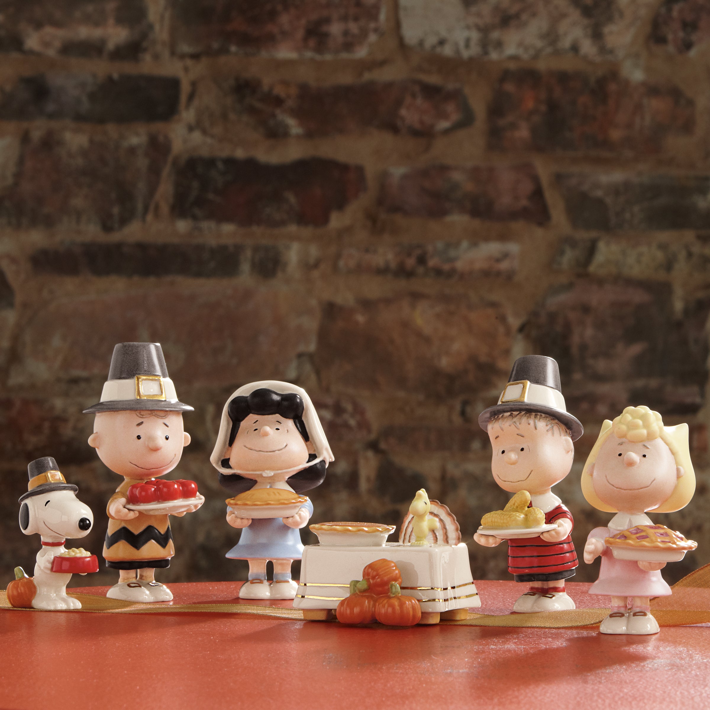 Hand-Painted Thanksgiving Figurine Set with Charlie Brown & Snoopy