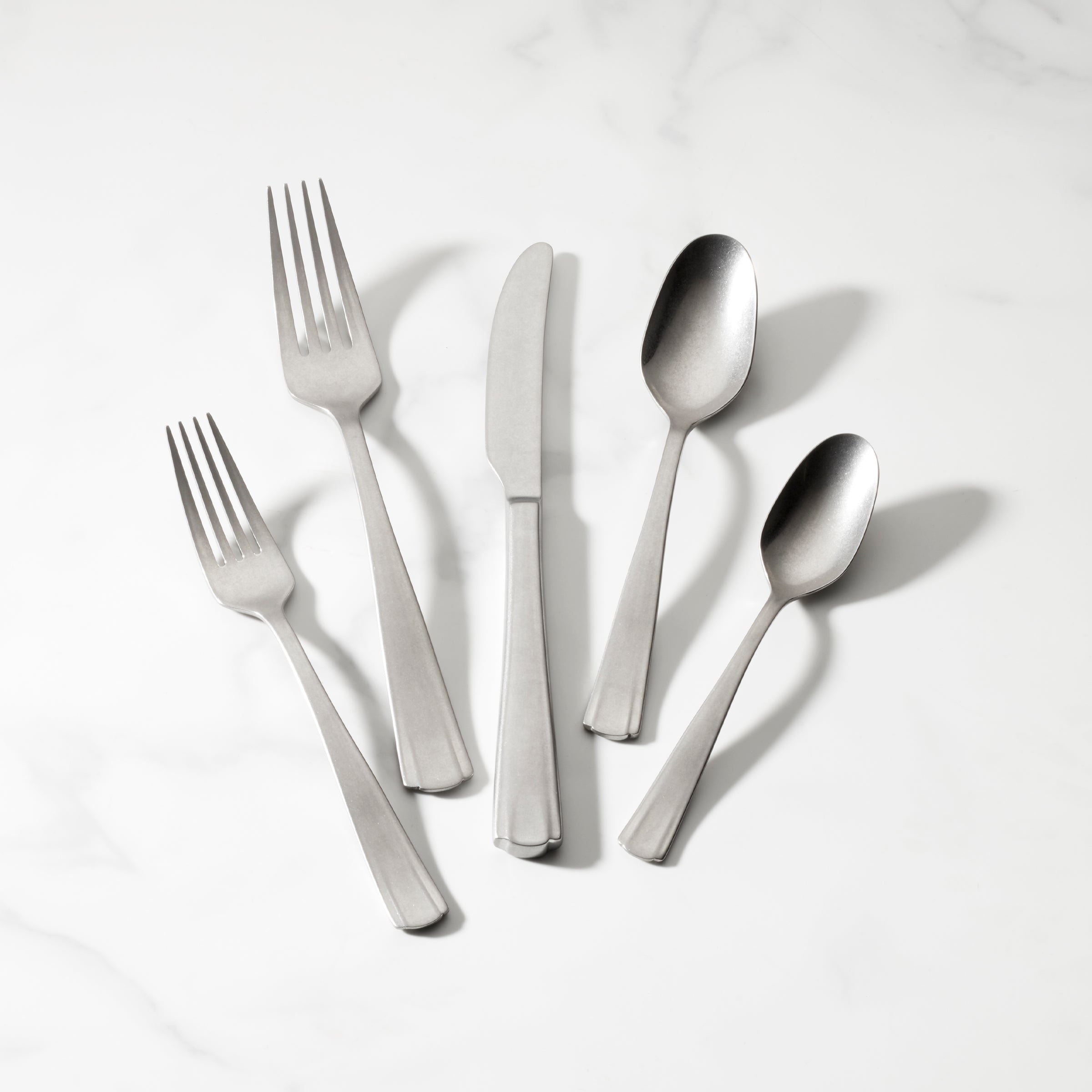 French Perle Scallop Flatware Set - 65 Piece Stainless Steel Cutlery