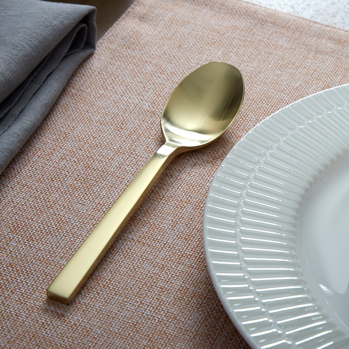 20-Piece Flatware Set with Modern Square Handles | Chef's Table