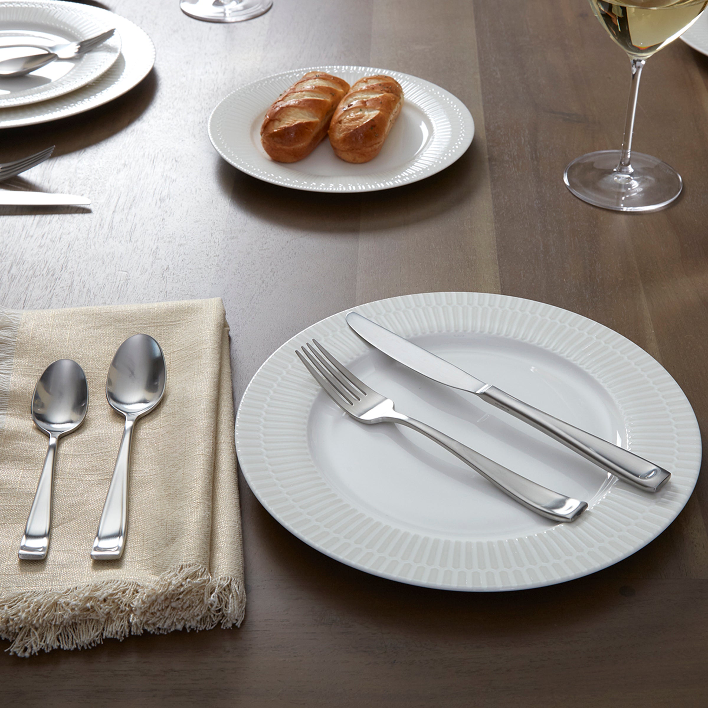 75-Piece Satin Flatware Set for Dining | Moda