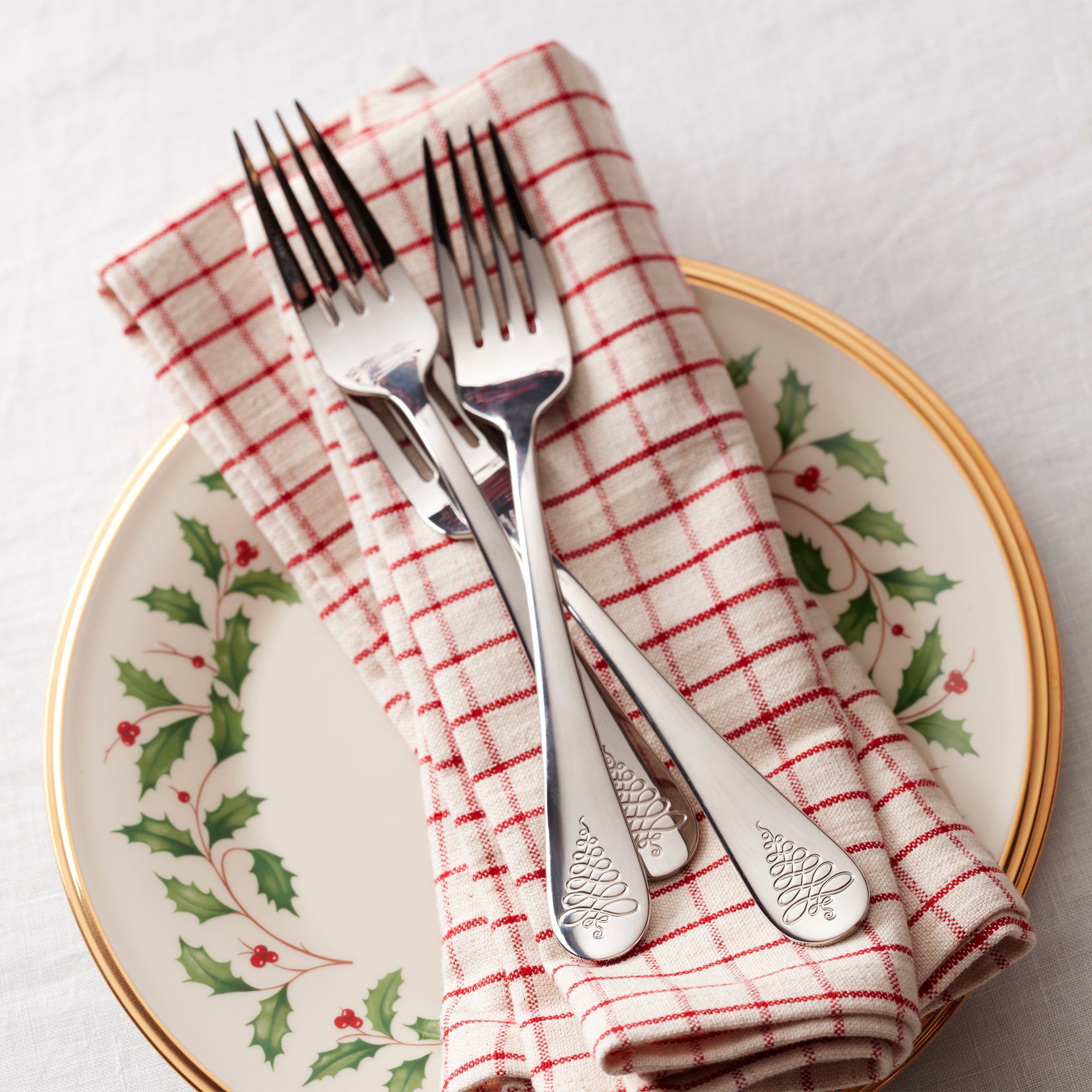 65-Piece Flatware Set with Evergreen Tree Design | Noella