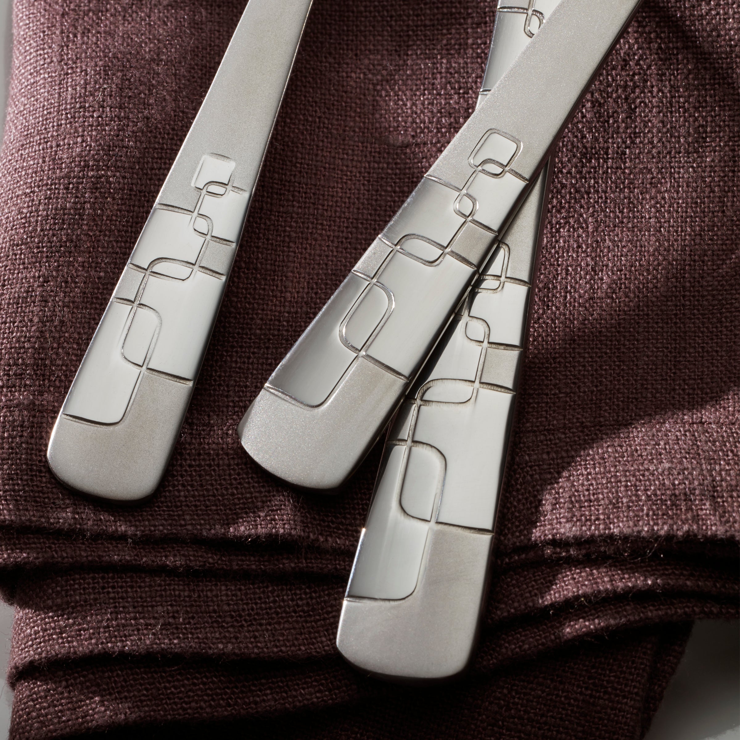 Modernist 20-Piece Flatware Set with Geometric Design | Quadratic