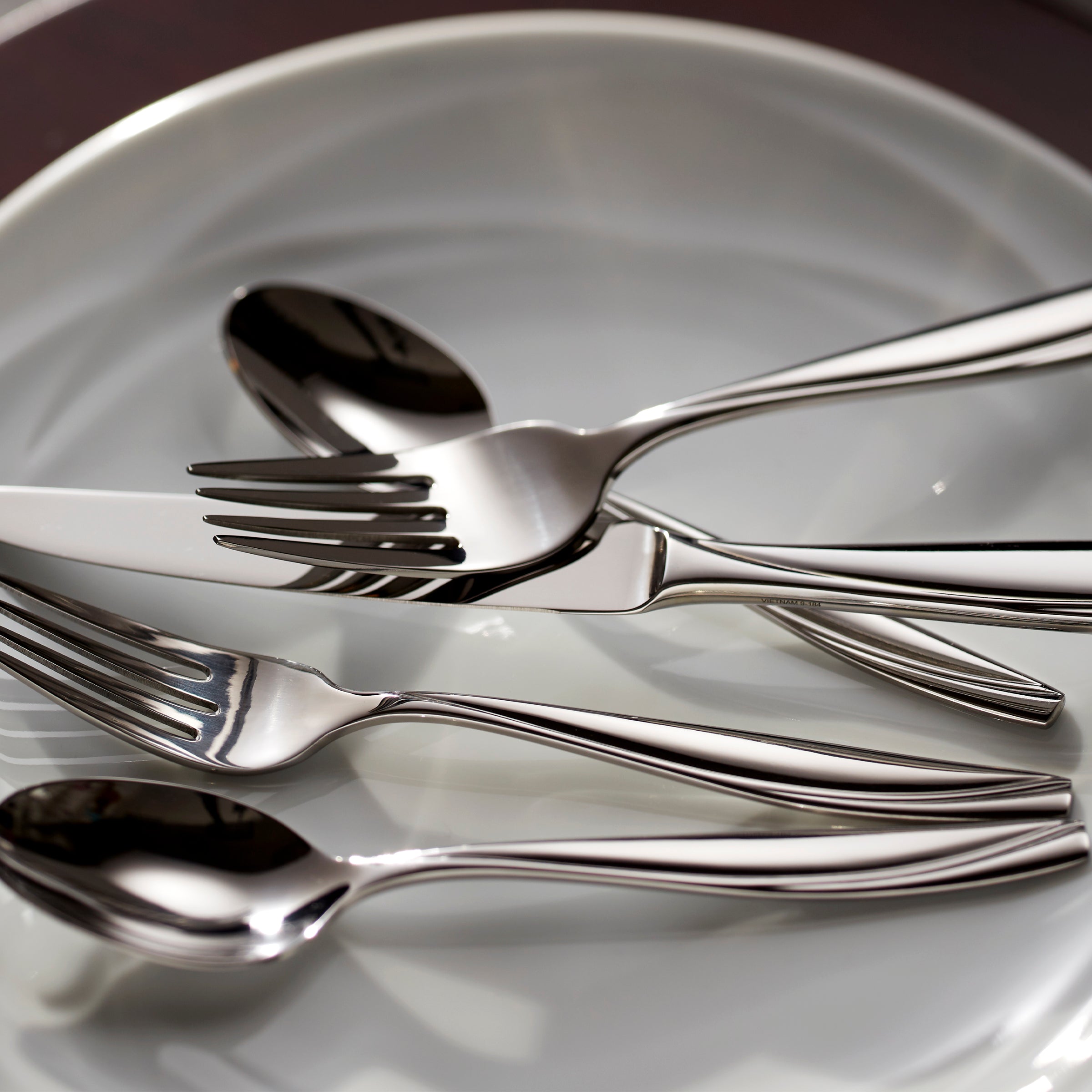 20-Piece Mirror Flatware Set | Camlynn Modern Cutlery