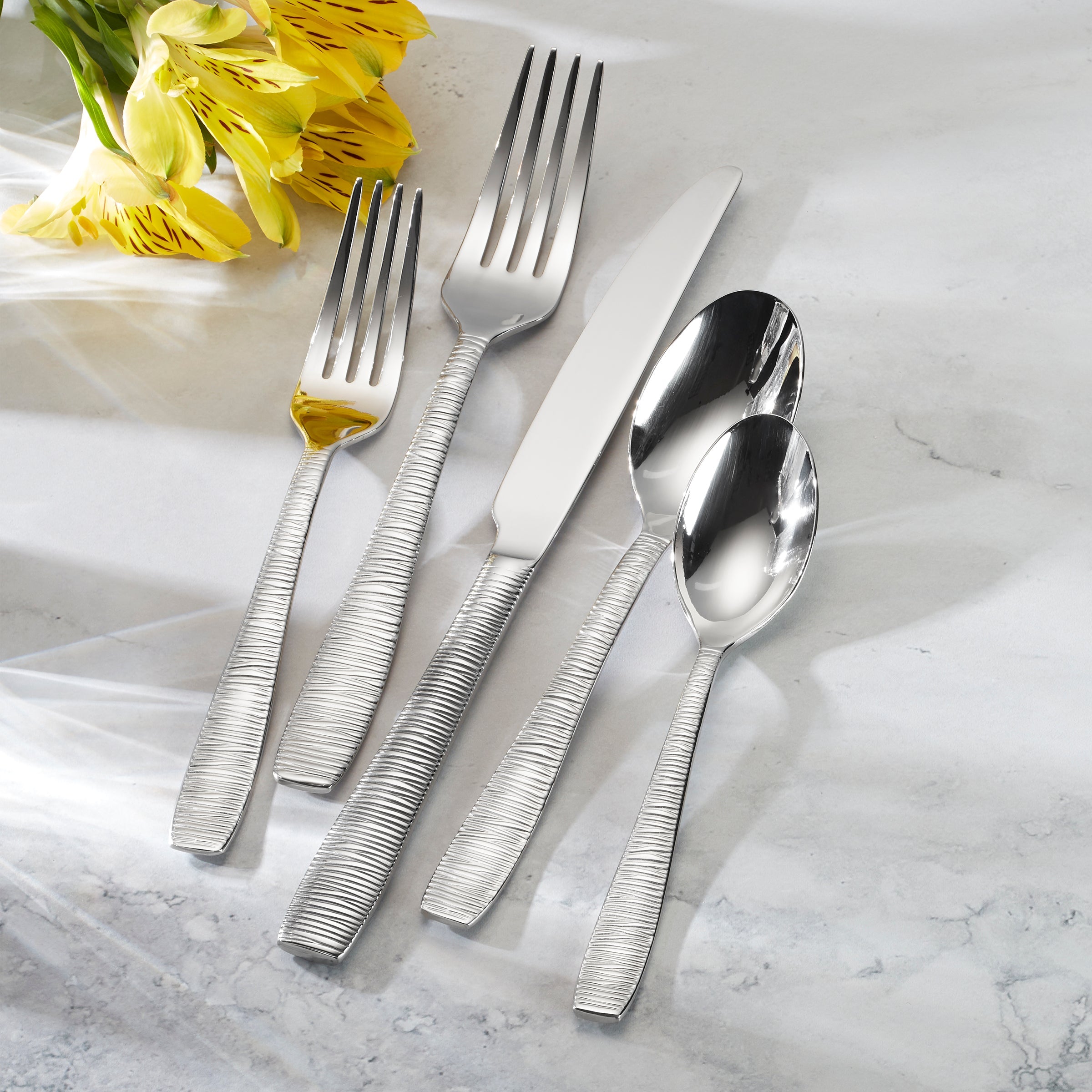 20 Piece Flatware Set with Textured Striped Handles | Bandera