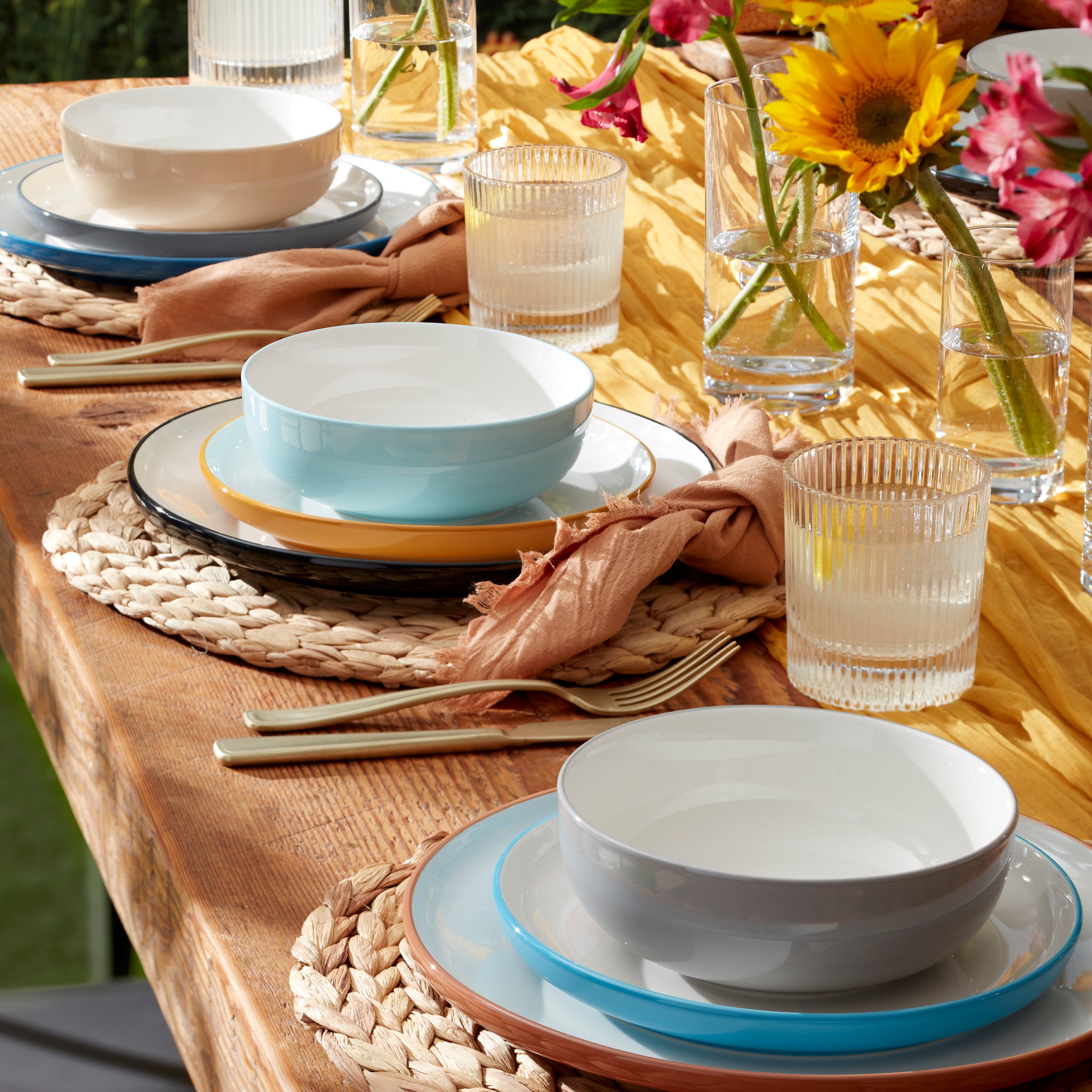 Turquoise Ombre Dinnerware Set for Casual Dining | 24 Seven Colors