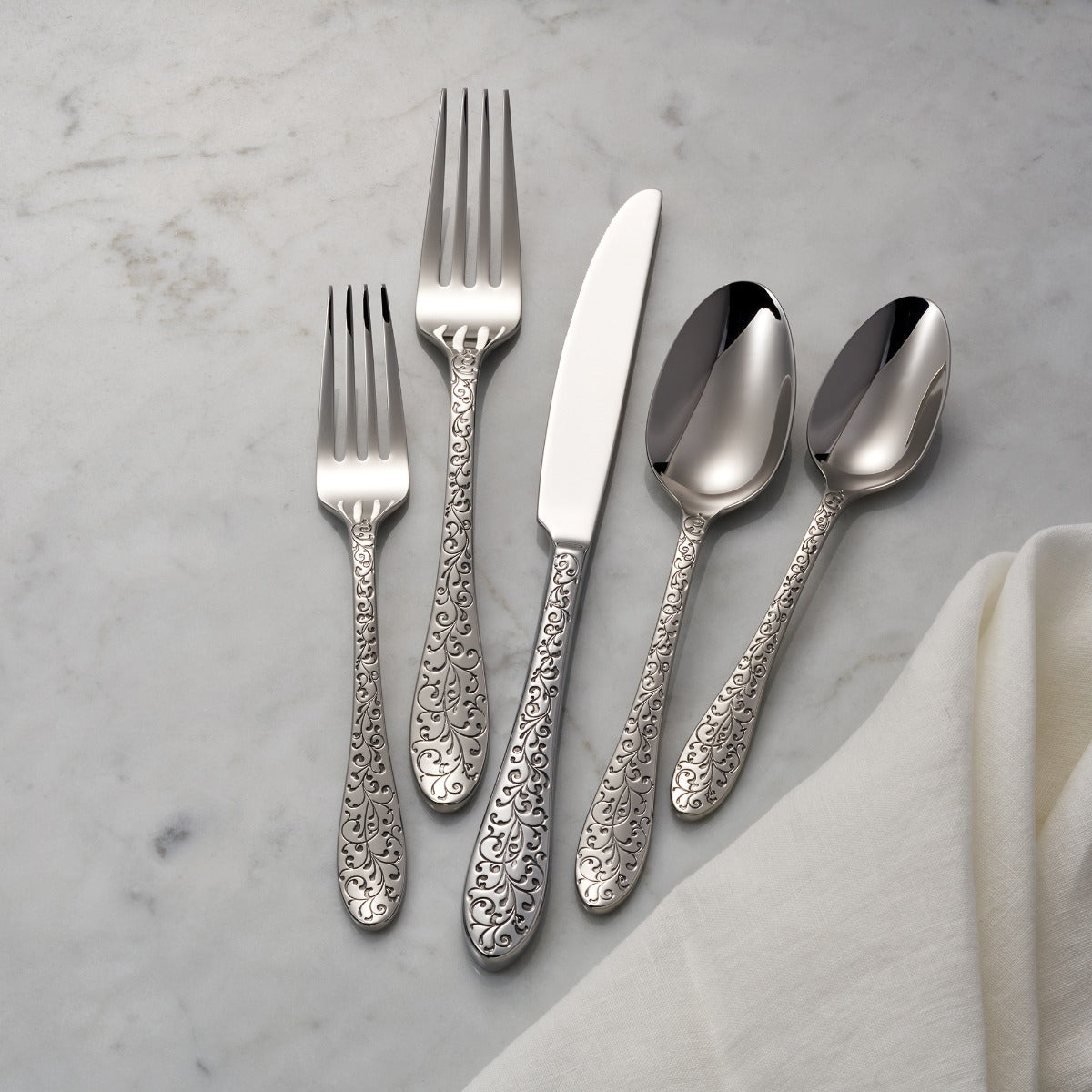 20 Piece Flatware Set with Floral Paisley Design | Ivy Flourish