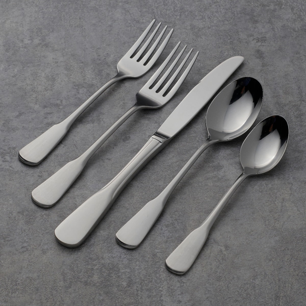 Colonial Style 45-Piece Flatware Set | Simple & Timeless Design