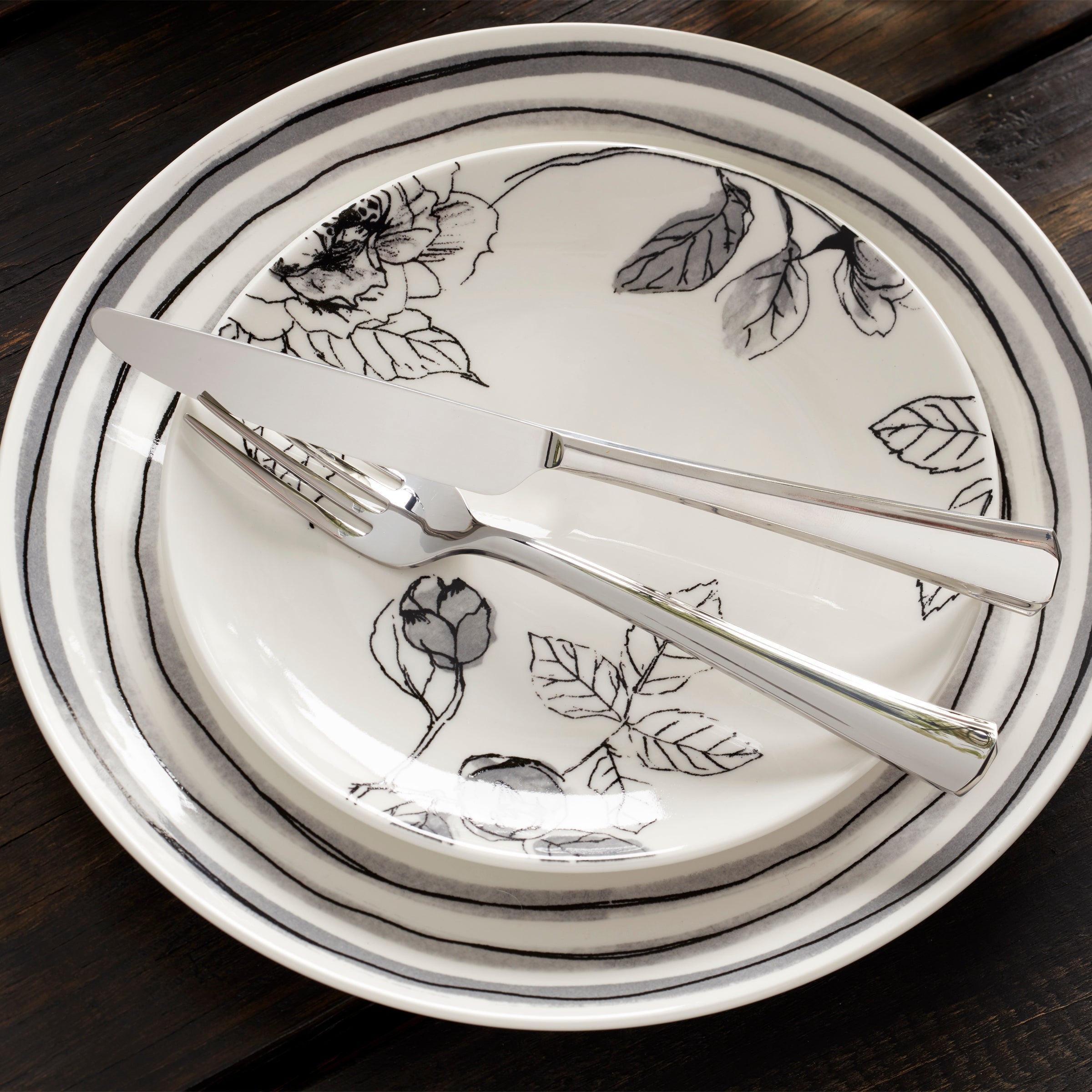 20-Piece Flatware Set for Dinner Parties | Bleeker Timeless Design