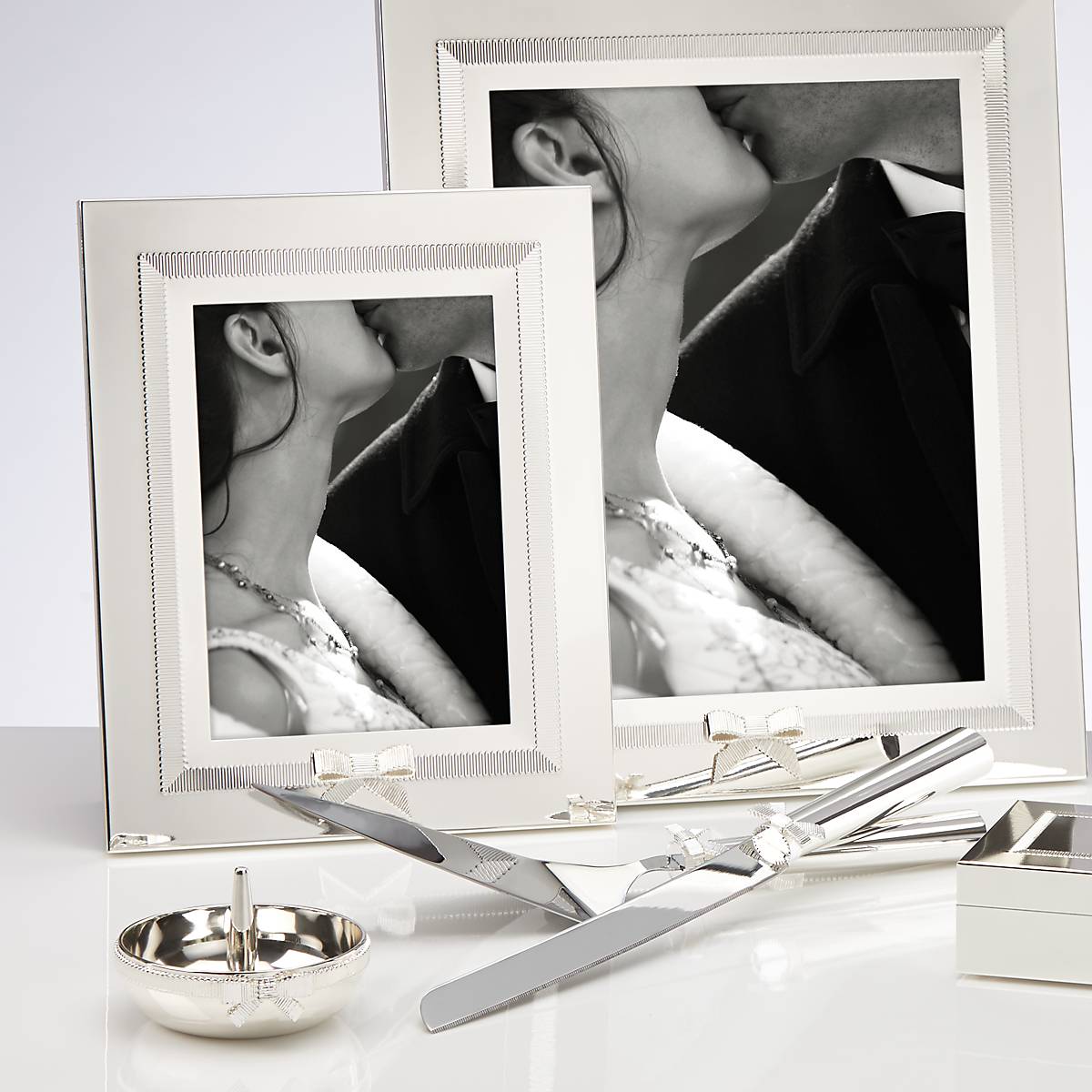 Silver-Plated Ring Holder with Grosgrain Bow | Kate Spade Grace Avenue