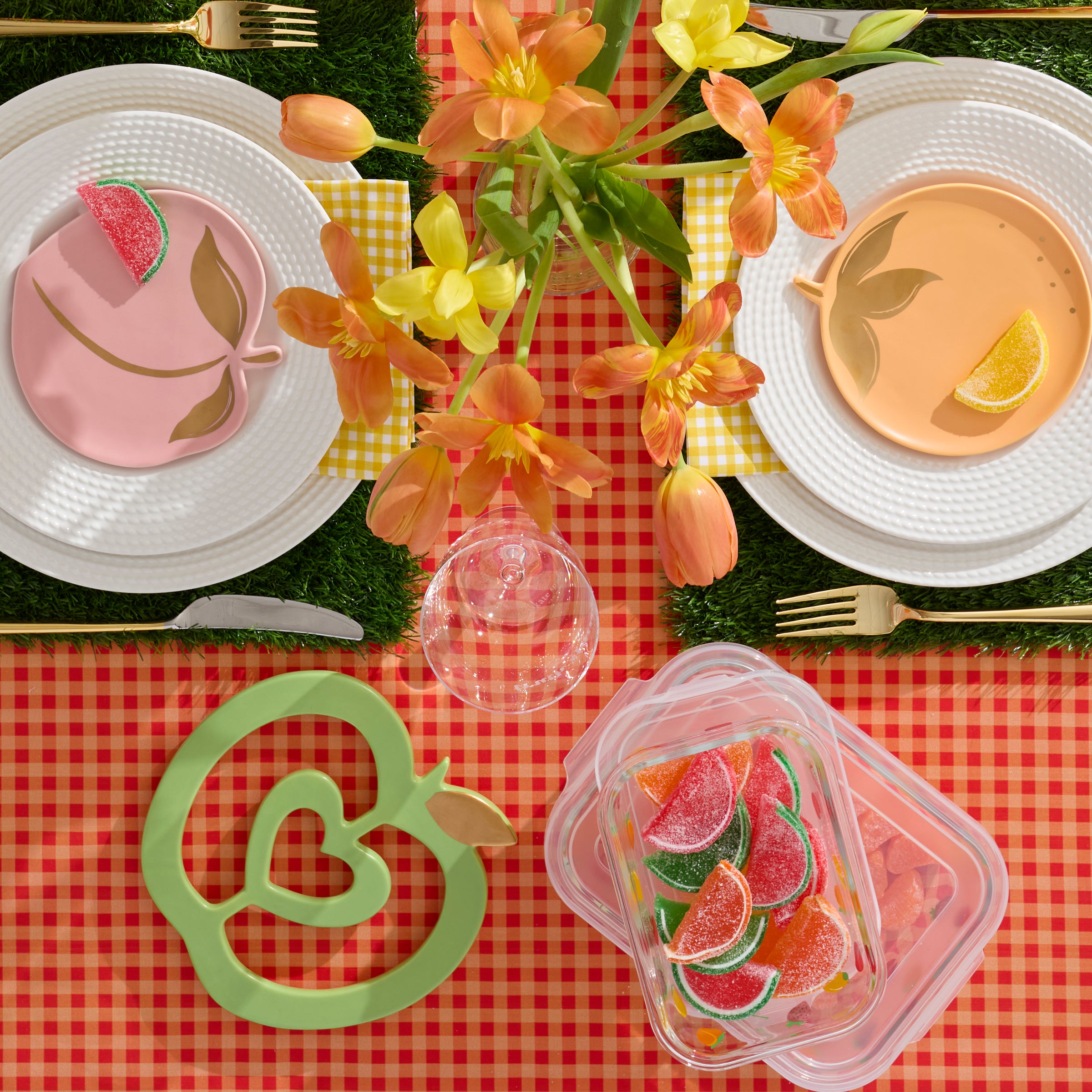 Apple-Shaped Trivet for Hot Pots & Pans | Tutti Fruity by Kate Spade