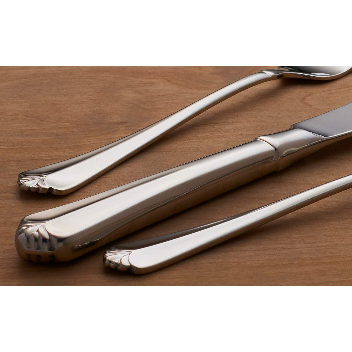 Elegant Dinner Knife Set of 4 for Formal & Casual Dining | Juilliard