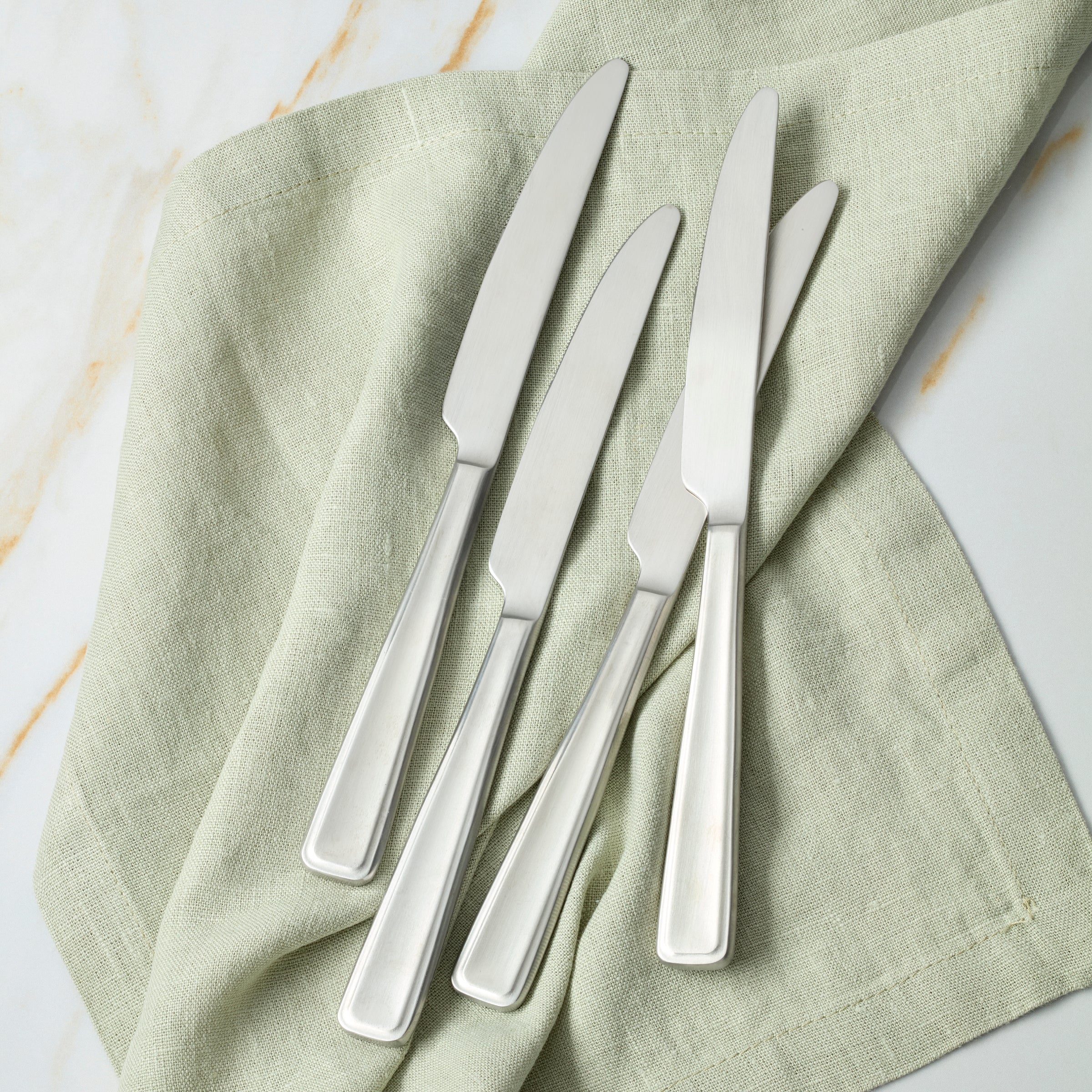 Satin Dinner Knives Set of 4 - Classic & Timeless | Reid
