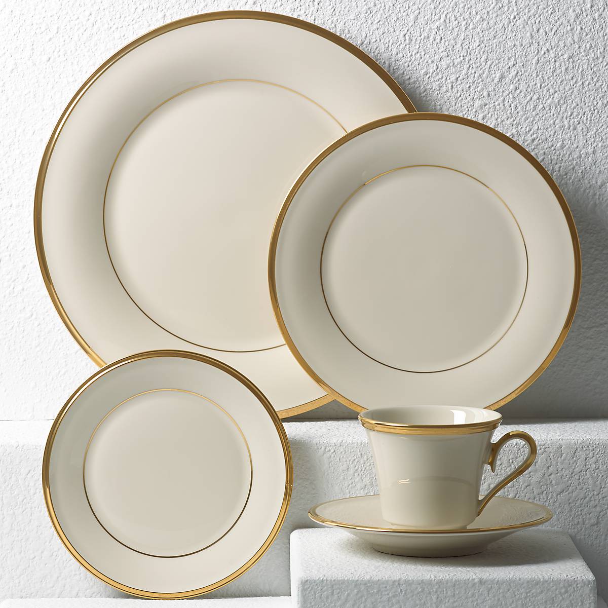 24K Gold Accented Porcelain Dinnerware Set | Eternal 5-Piece