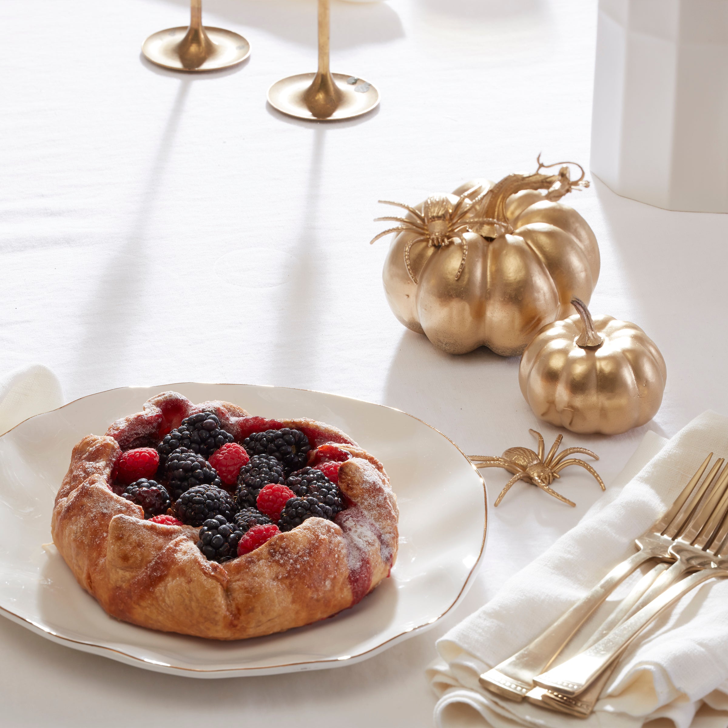 White 12-Piece Dinnerware Set with Gold Rim | Blue Bay